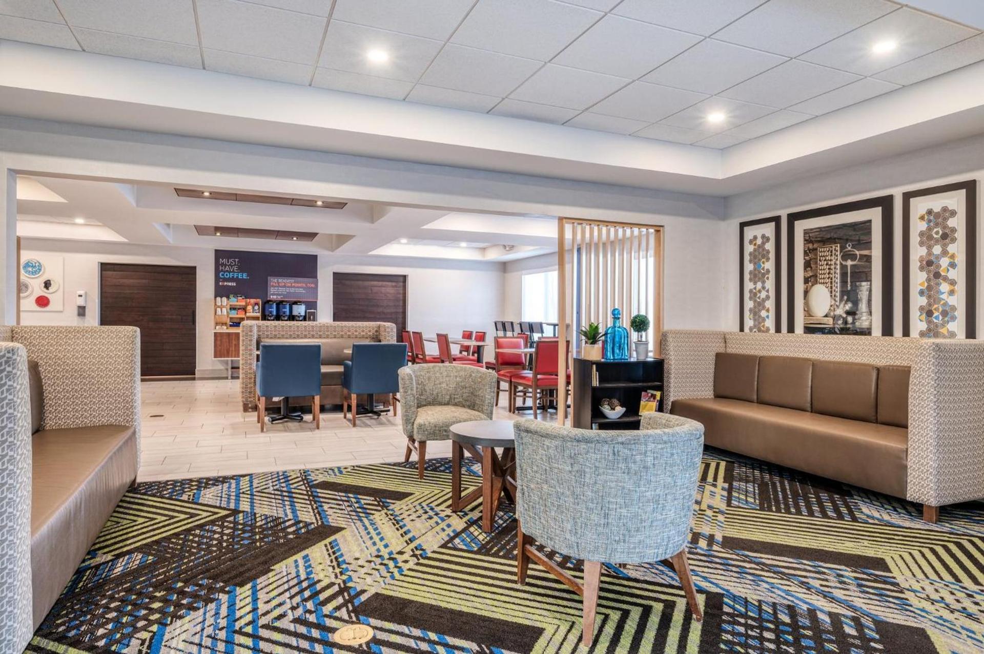 Holiday Inn Express & Suites Vandalia by IHG photo 45
