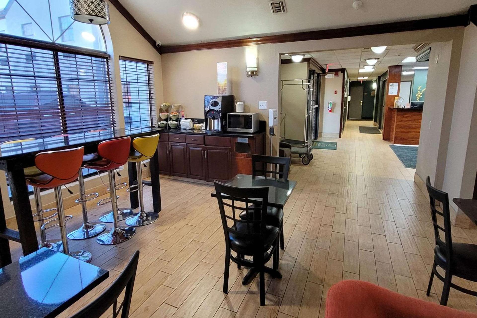 Quality Inn & Suites Columbia I-70 photo 5