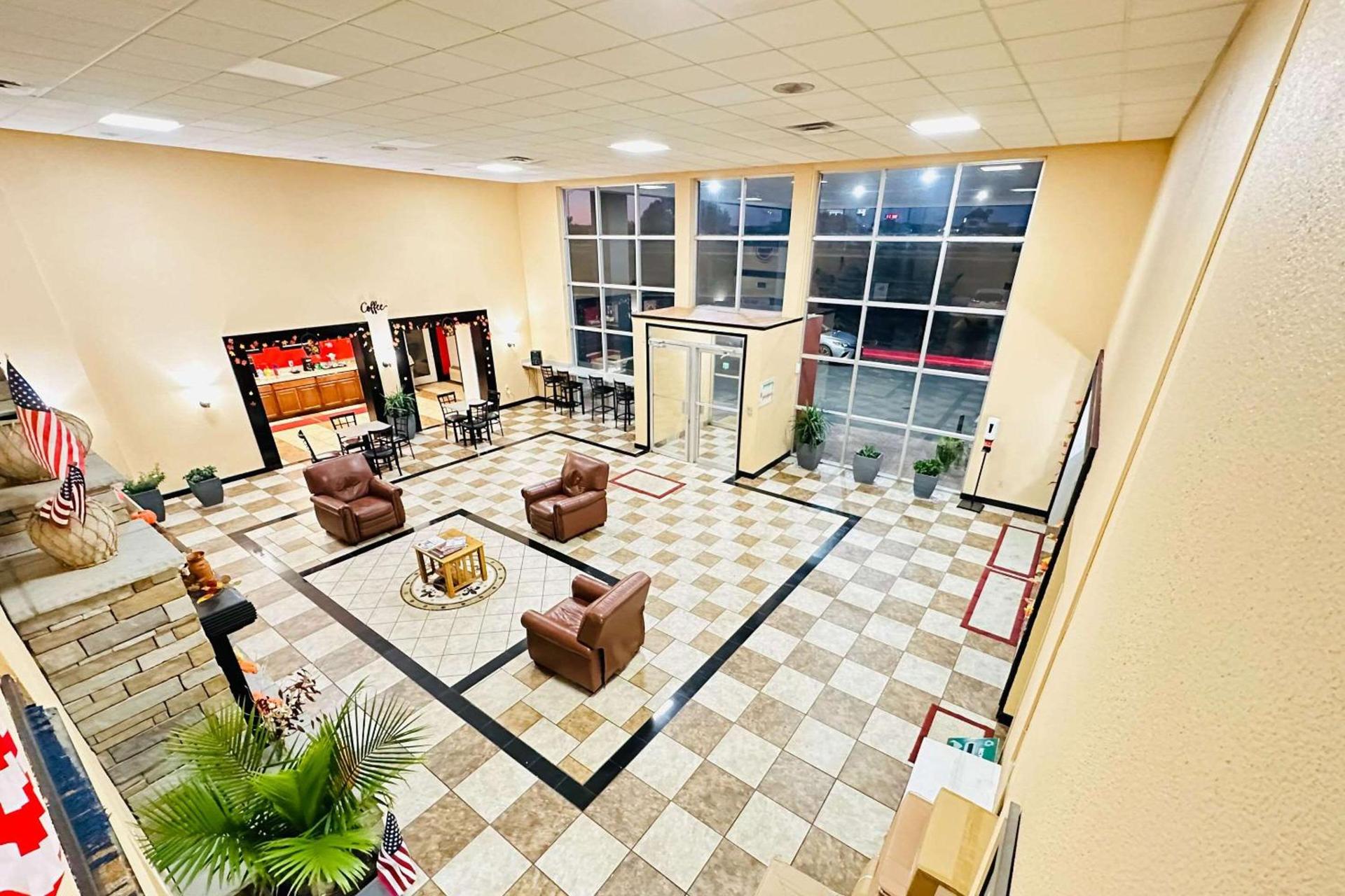 Econo Lodge Ardmore photo 11