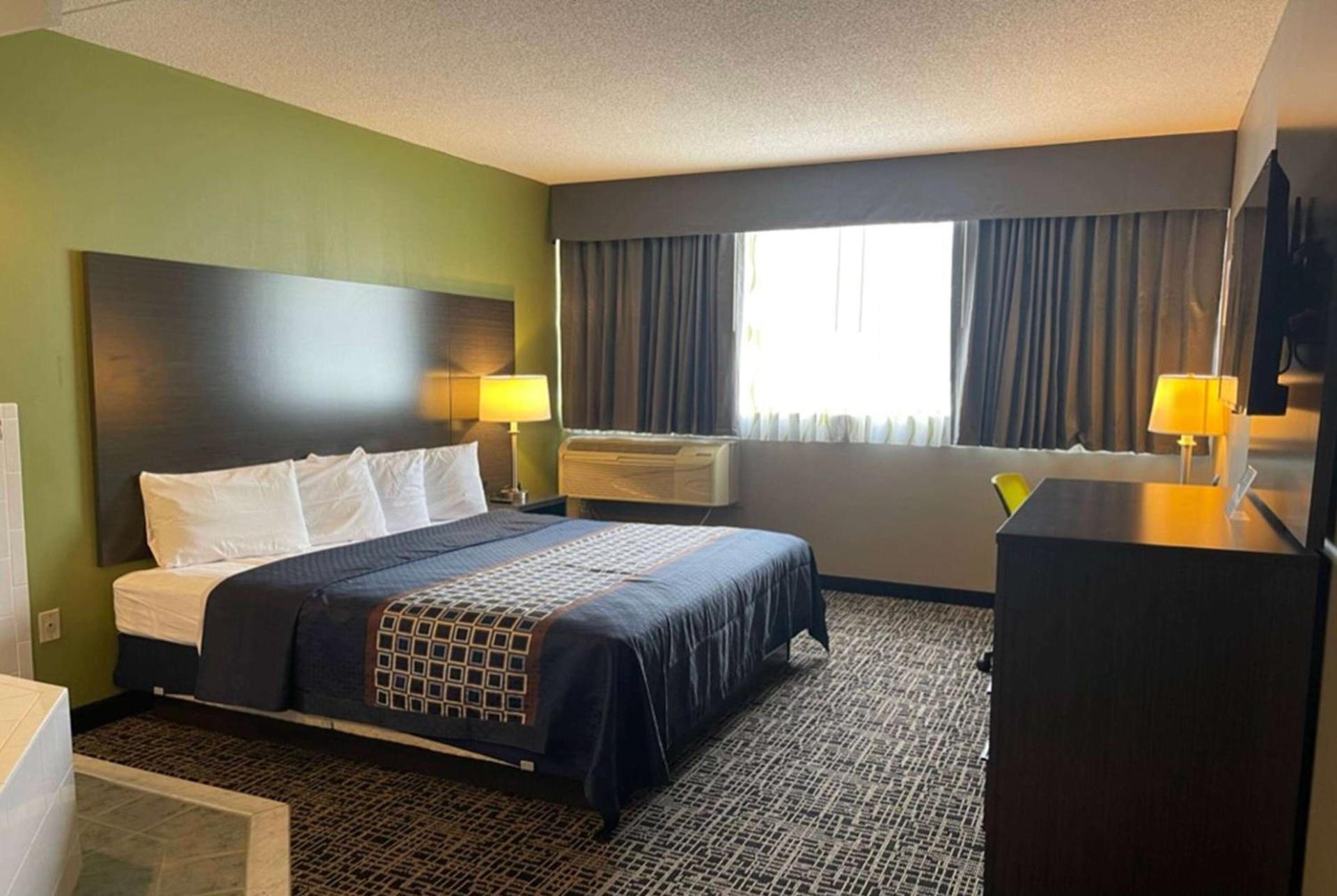Wingate by Wyndham Lake George photo 27