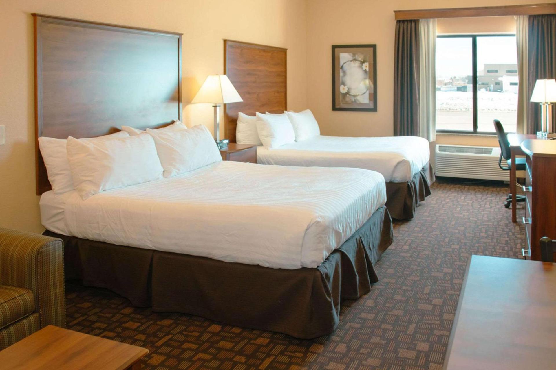 Comfort Inn & Suites Grand Forks near Alerus Center photo 57