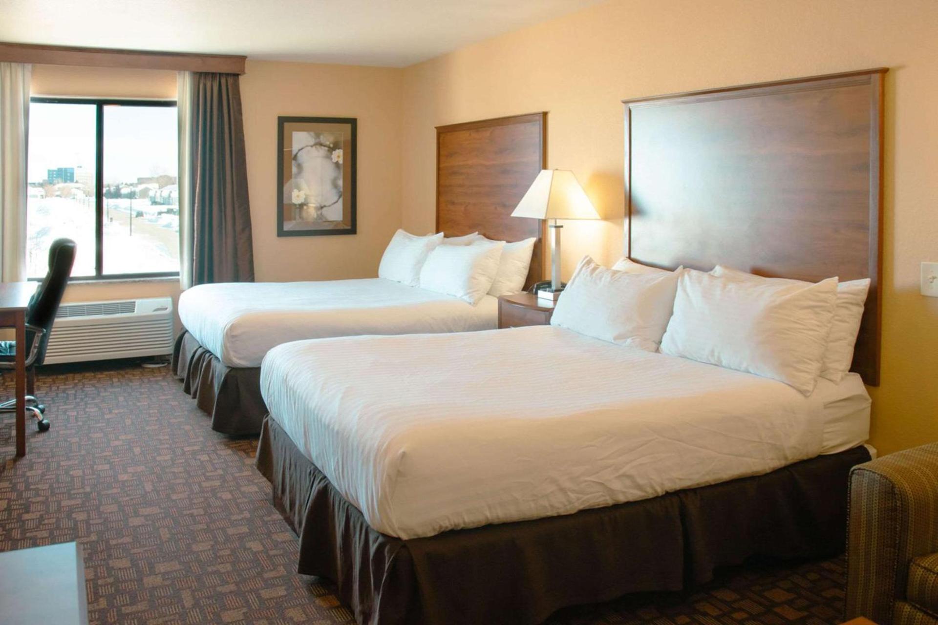 Comfort Inn & Suites Grand Forks near Alerus Center photo 37