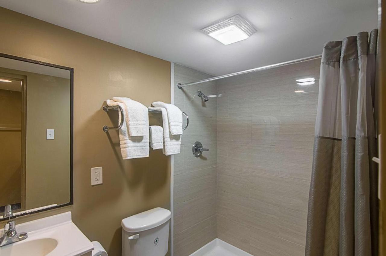 LoneStar Inn and Suites photo 24