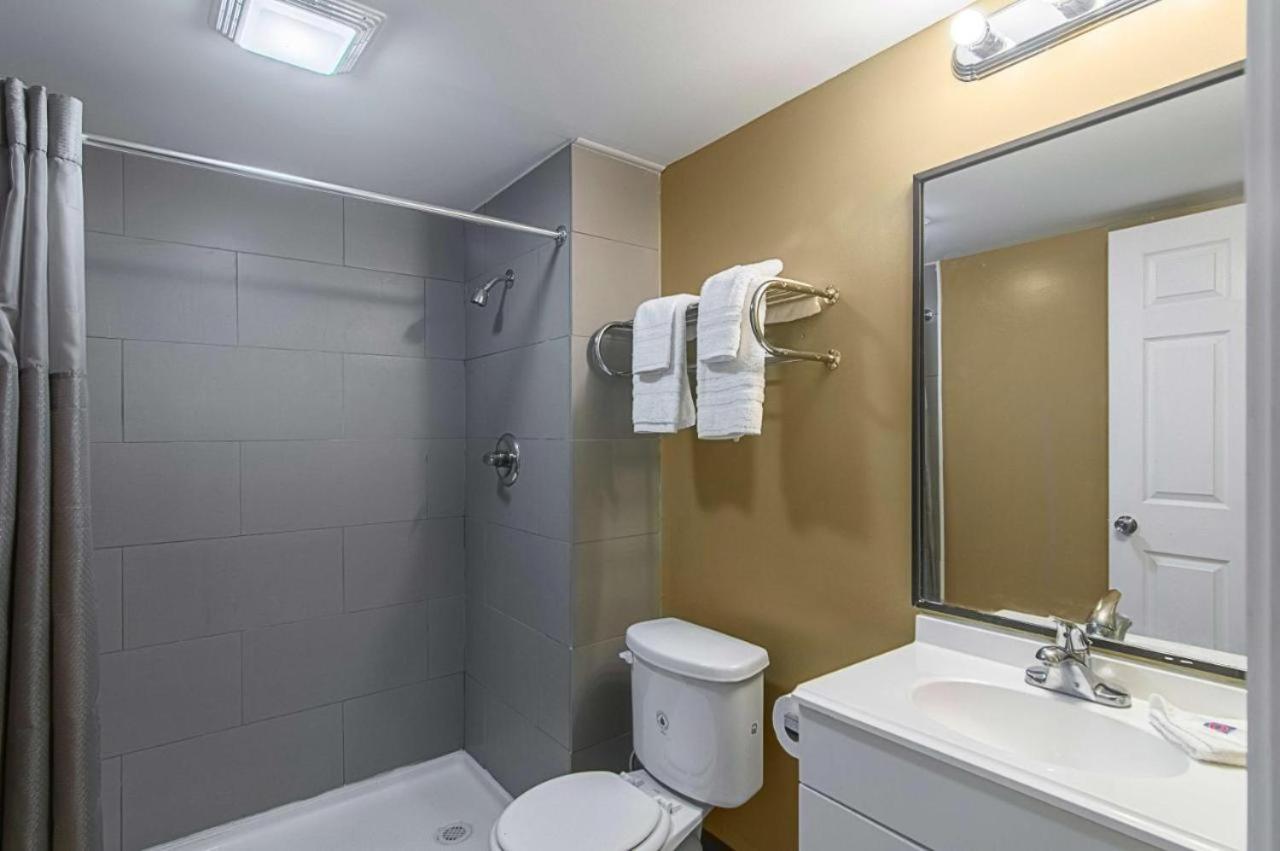 LoneStar Inn and Suites photo 21
