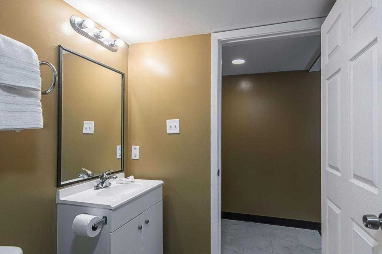 LoneStar Inn and Suites photo 36