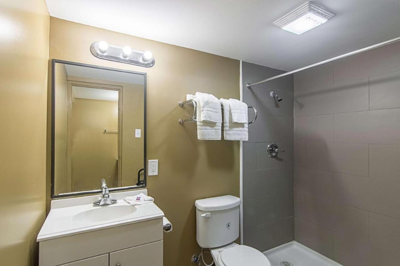 LoneStar Inn and Suites photo 15
