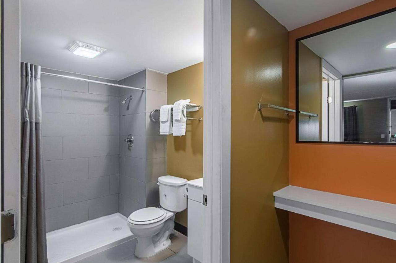 LoneStar Inn and Suites photo 31