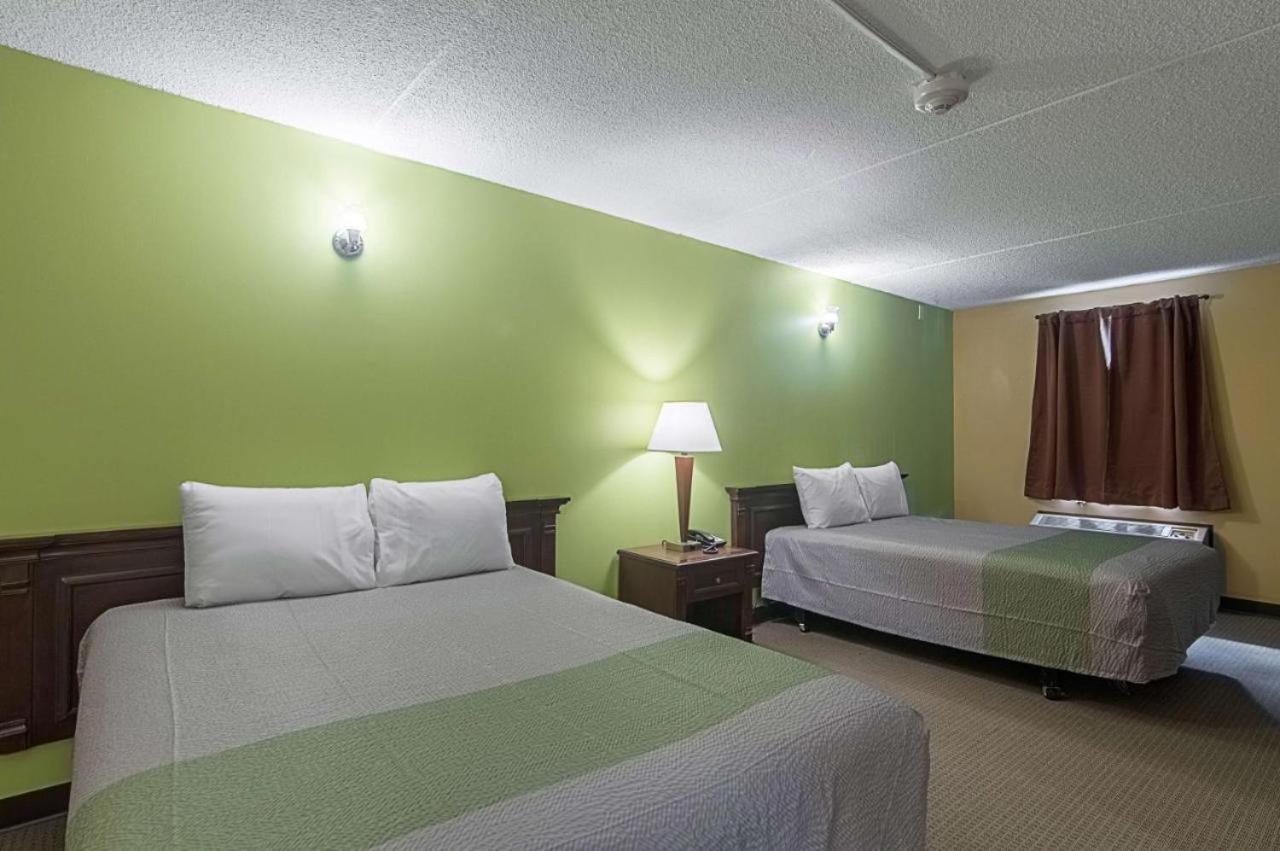 LoneStar Inn and Suites photo 29