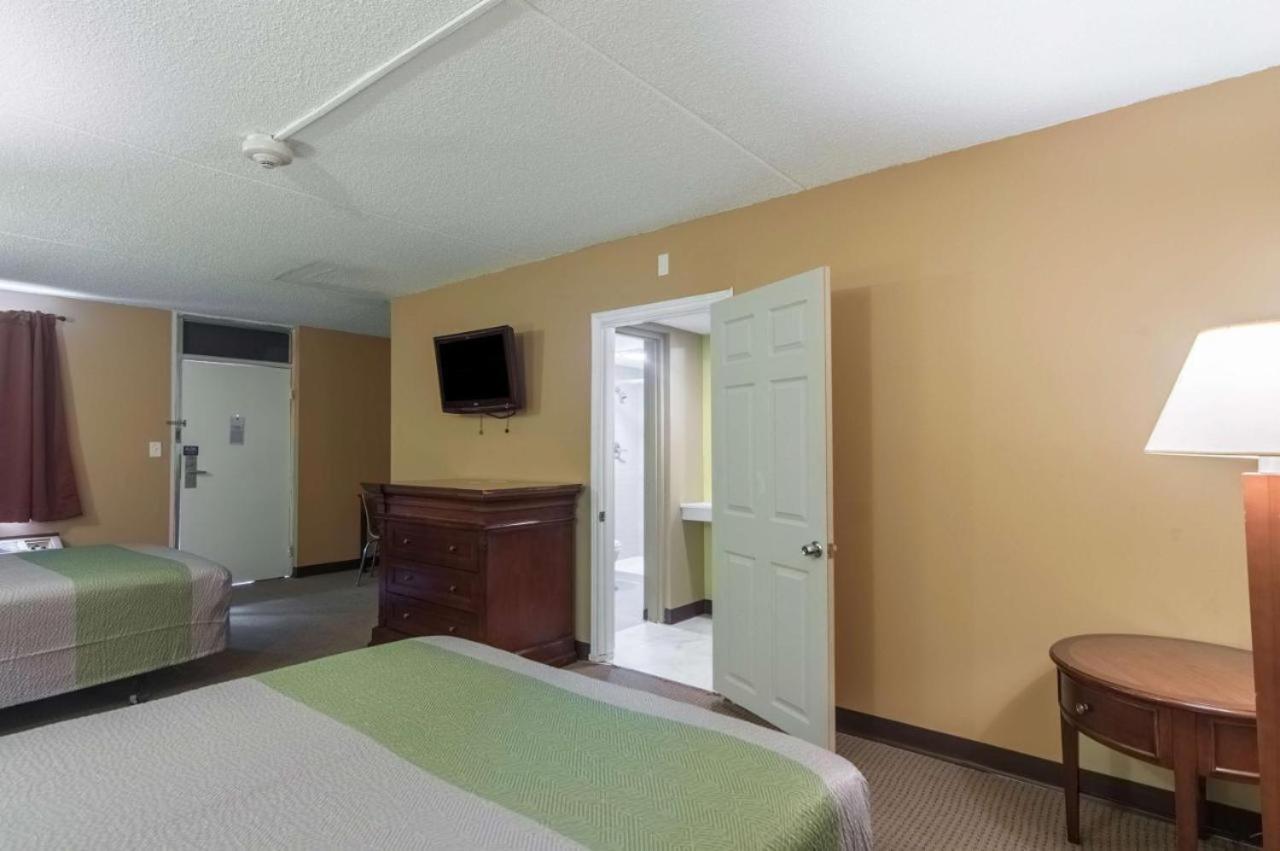 LoneStar Inn and Suites photo 20