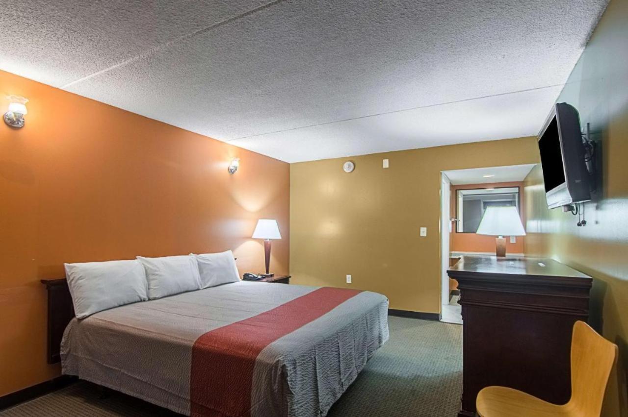 LoneStar Inn and Suites photo 30