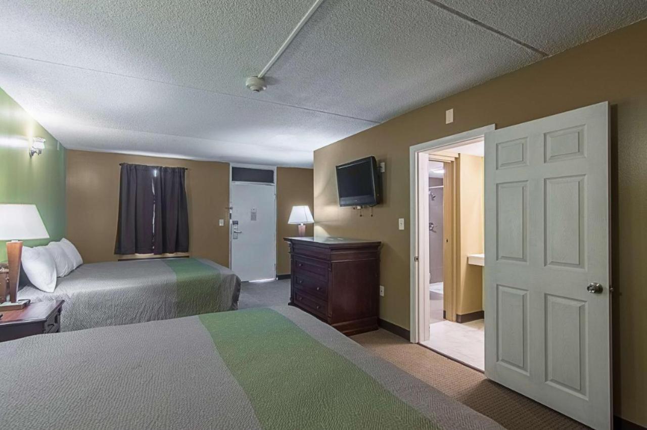 LoneStar Inn and Suites photo 13