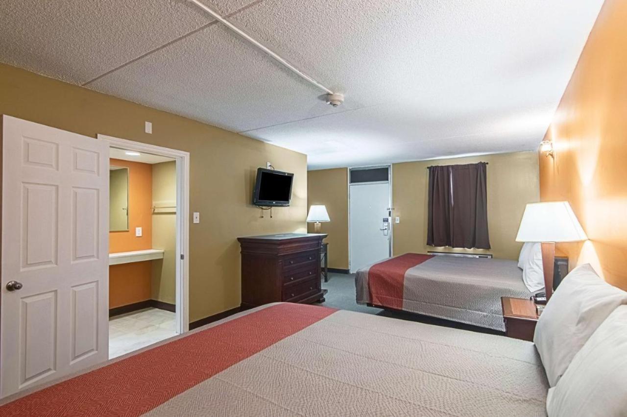 LoneStar Inn and Suites photo 17
