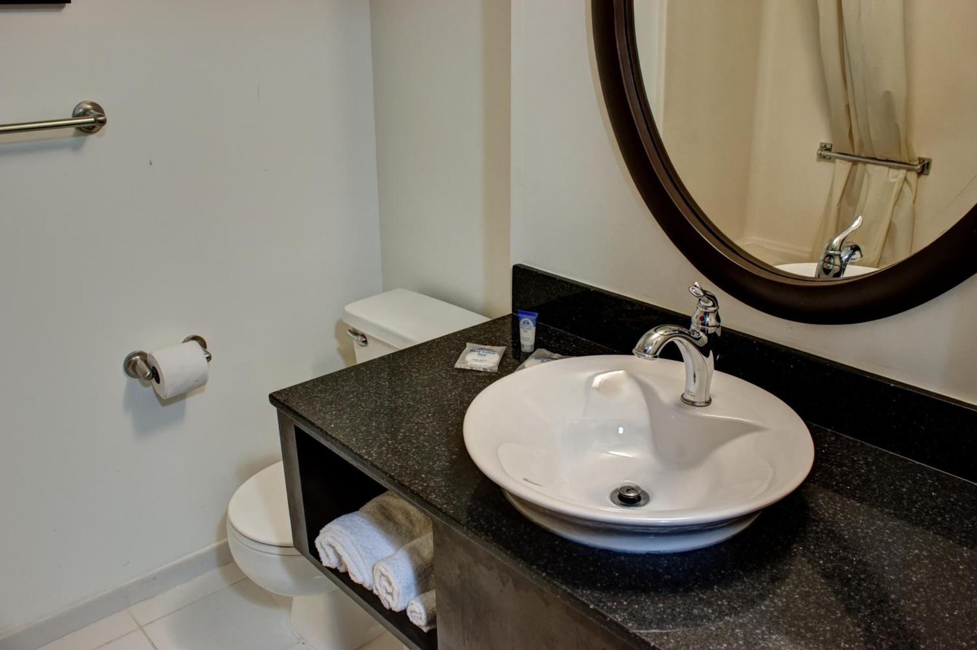 Americas Best Value Inn Heath-Newark photo 8