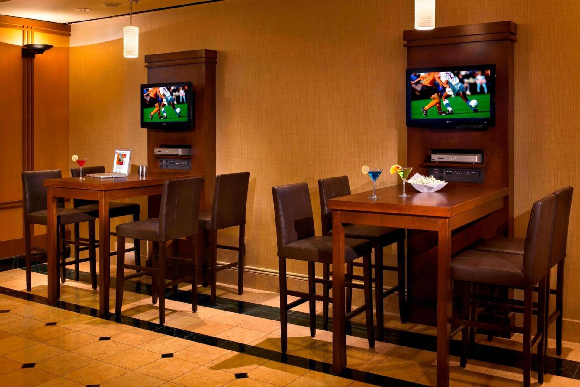 Hampton Inn & Suites Downers Grove Chicago photo 26
