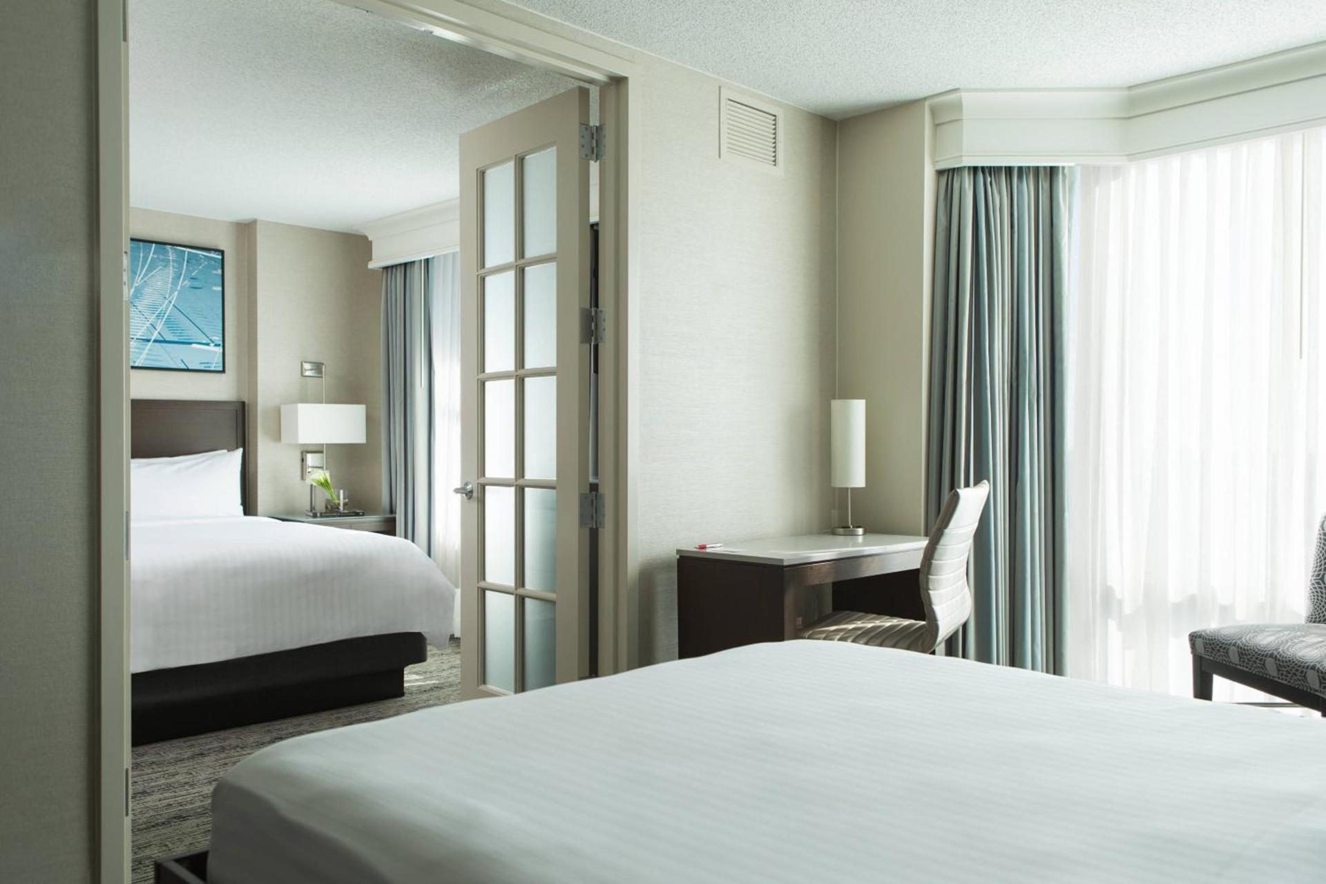 Hampton Inn & Suites Downers Grove Chicago photo 41
