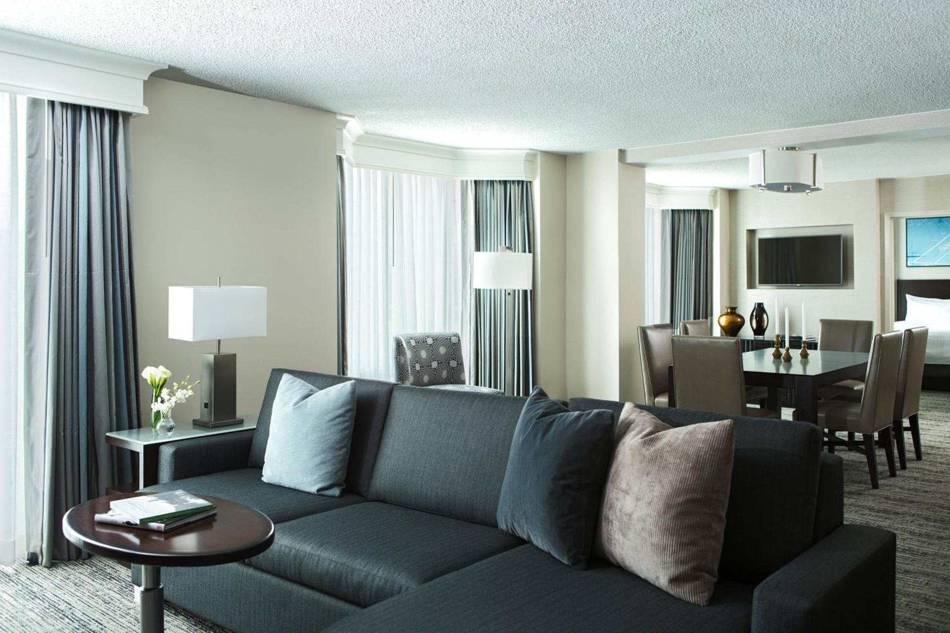 Hampton Inn & Suites Downers Grove Chicago photo 25