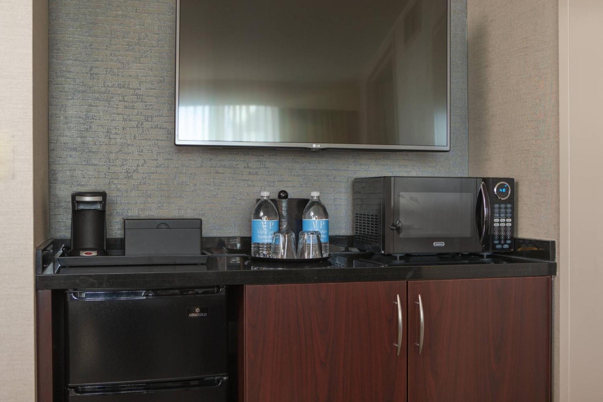 Hampton Inn & Suites Downers Grove Chicago photo 32