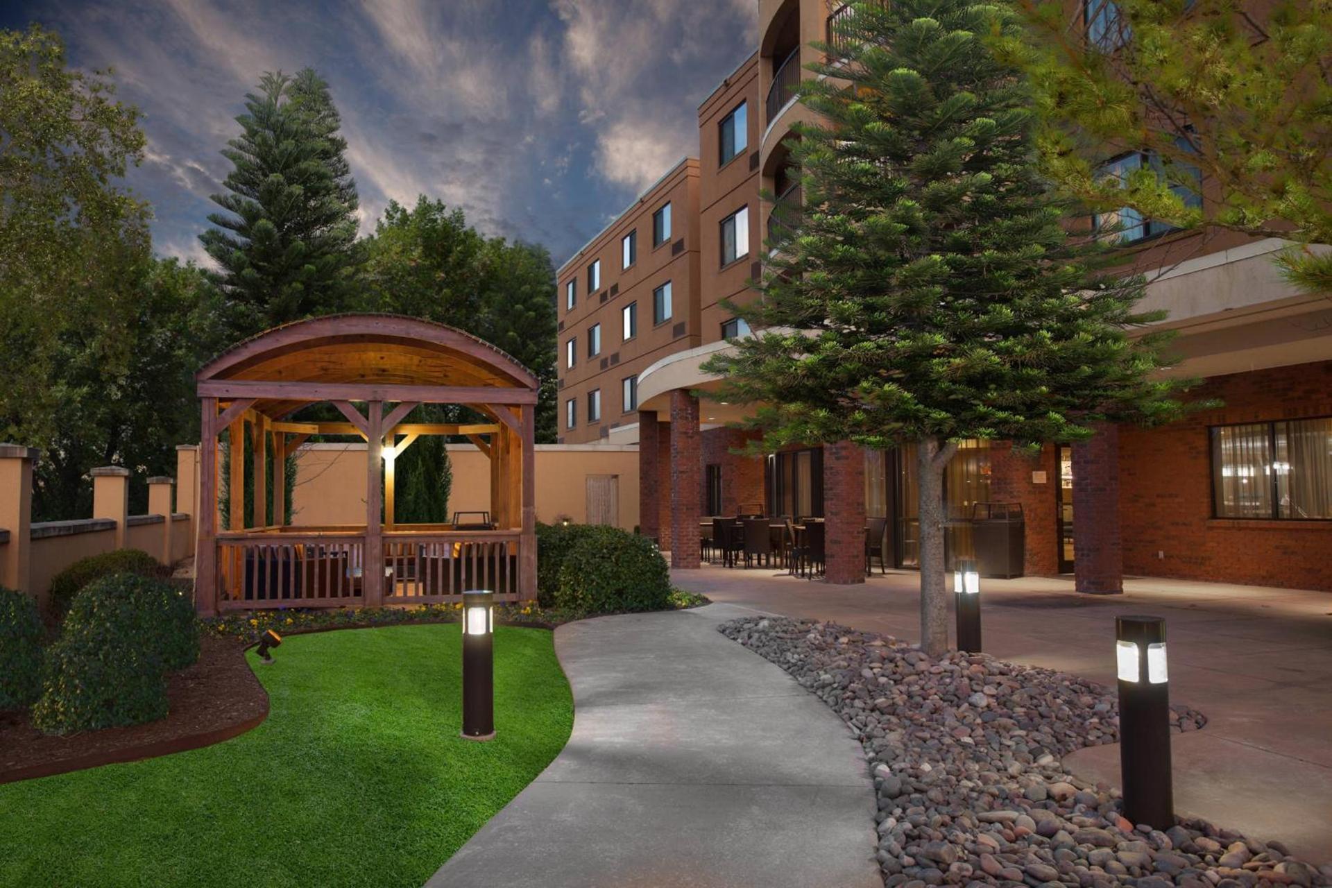 Courtyard by Marriott Fayetteville photo 13
