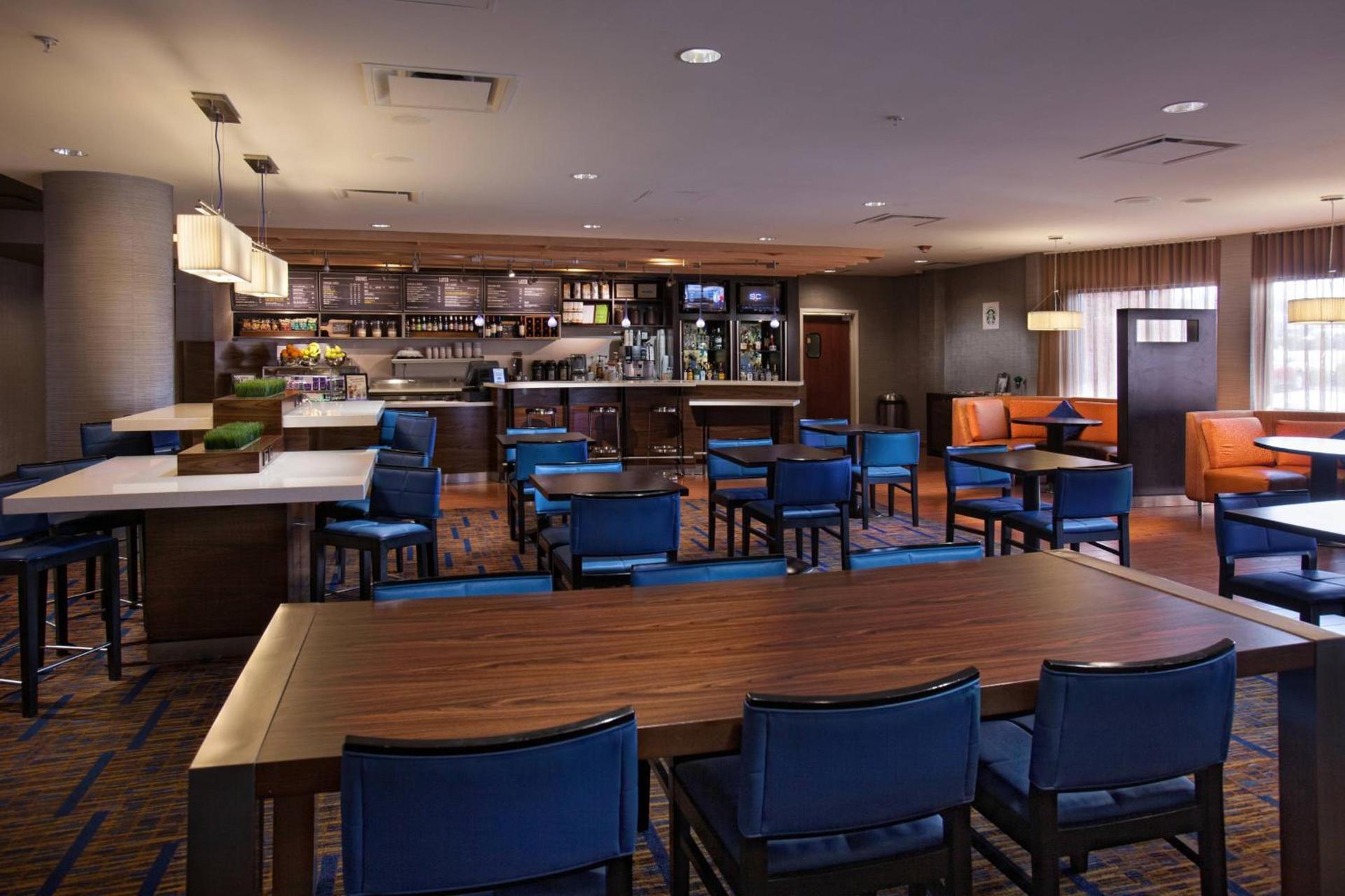 Courtyard by Marriott Fayetteville photo 14