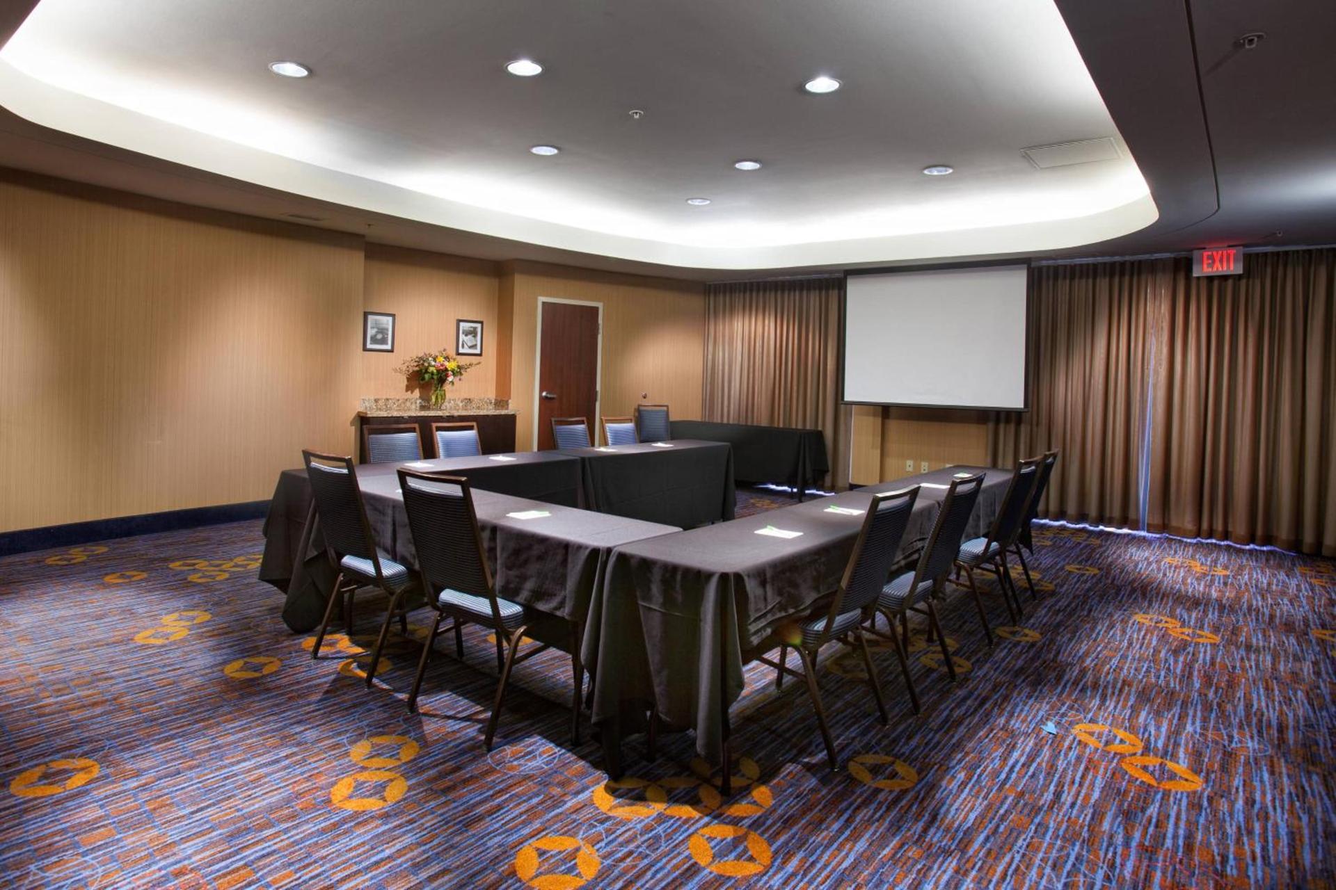 Courtyard by Marriott Fayetteville photo 25