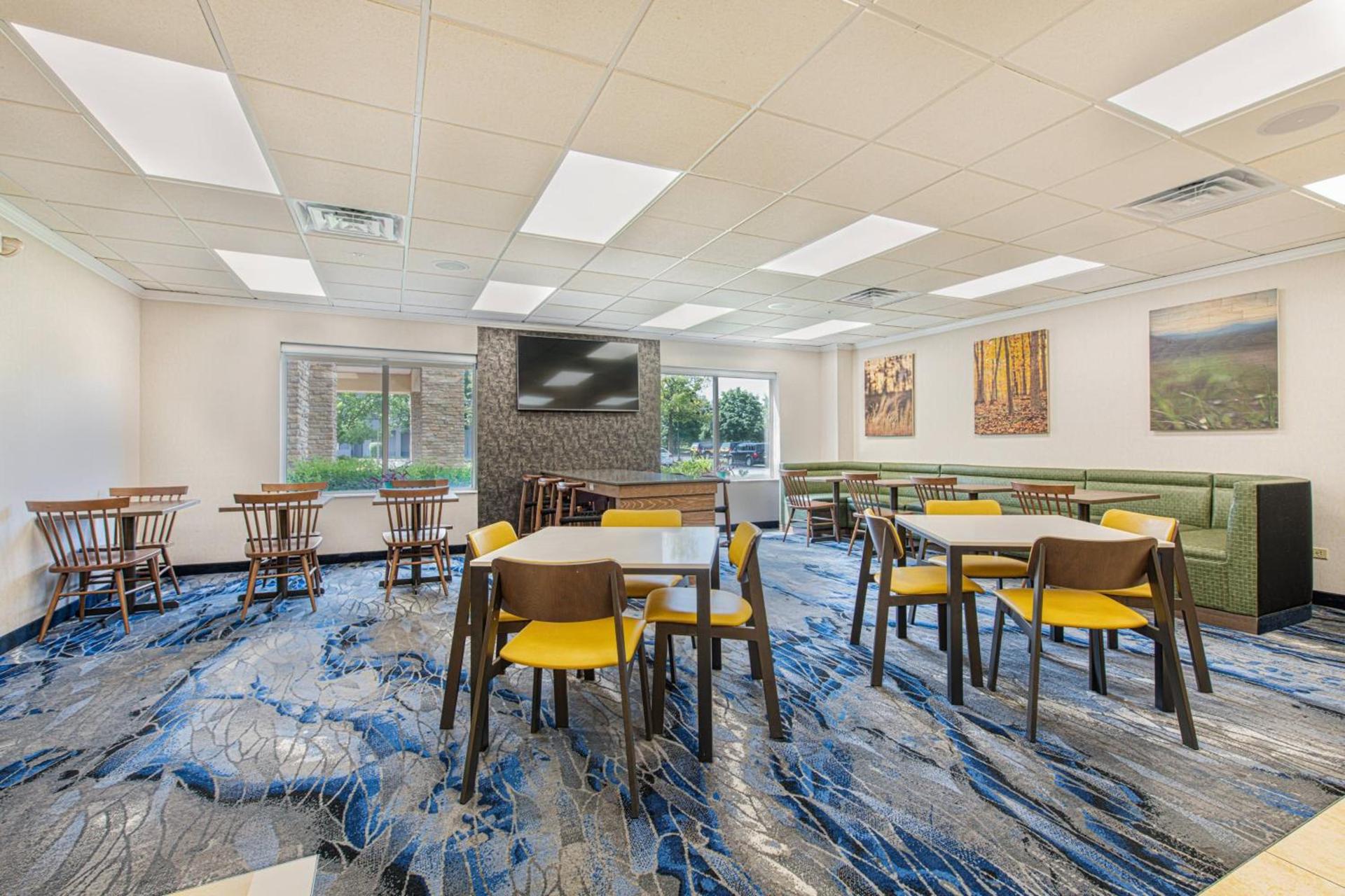 Fairfield Inn & Suites by Marriott Chicago Naperville photo 17