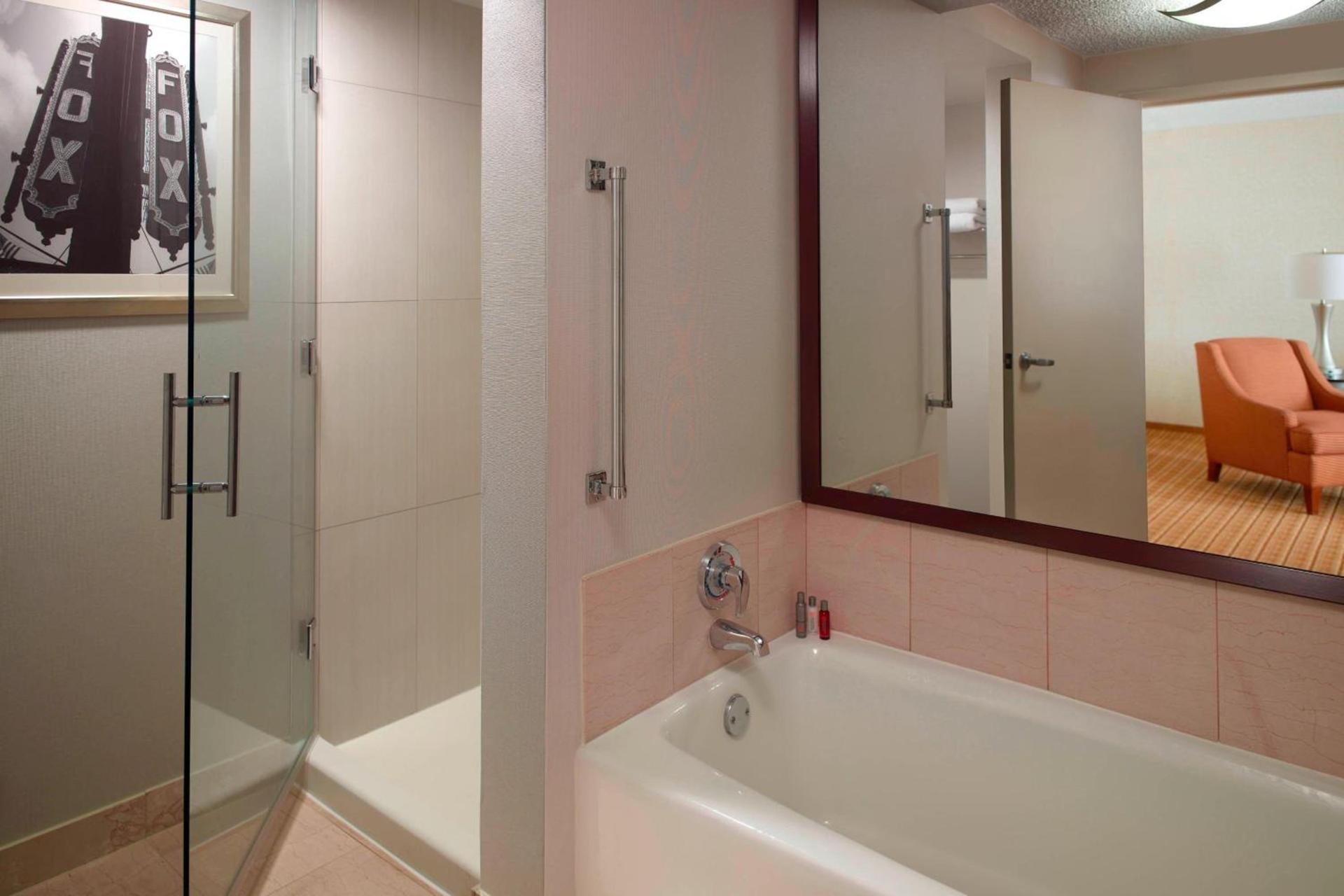 Atlanta Marriott Suites Midtown photo 14