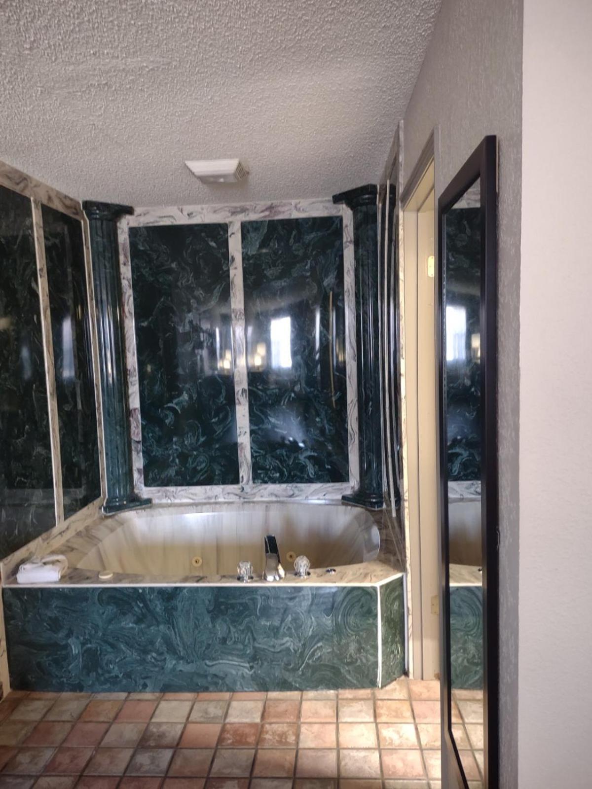Days Inn by Wyndham Lonoke photo 49