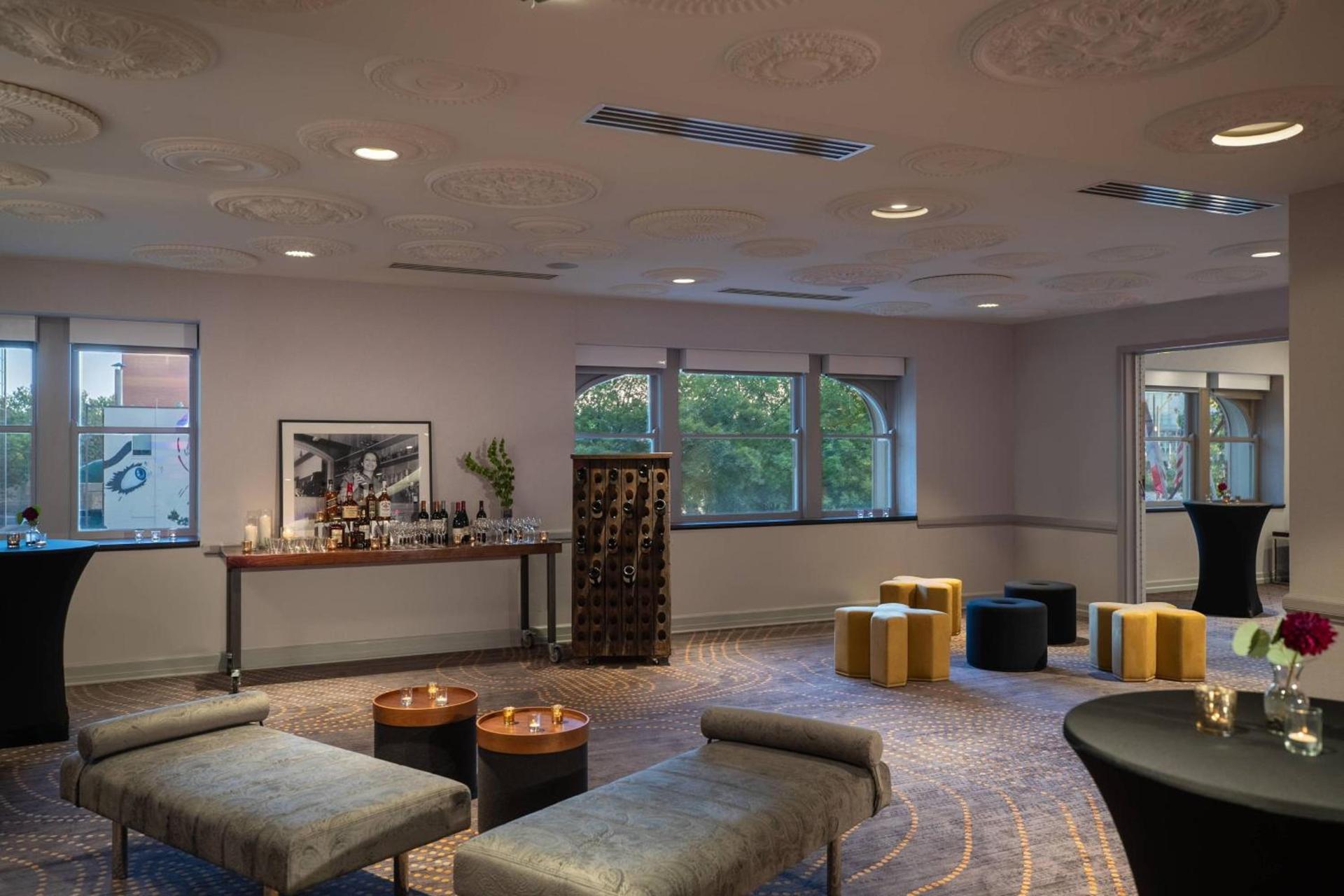 Renaissance Des Moines Savery Hotel photo 46