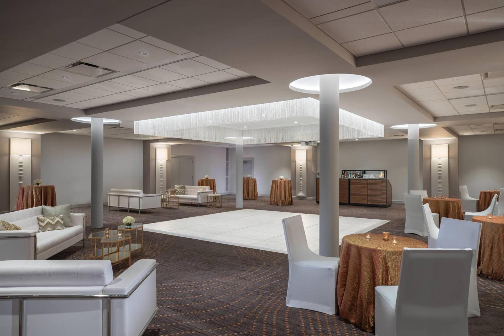 Renaissance Des Moines Savery Hotel photo 47