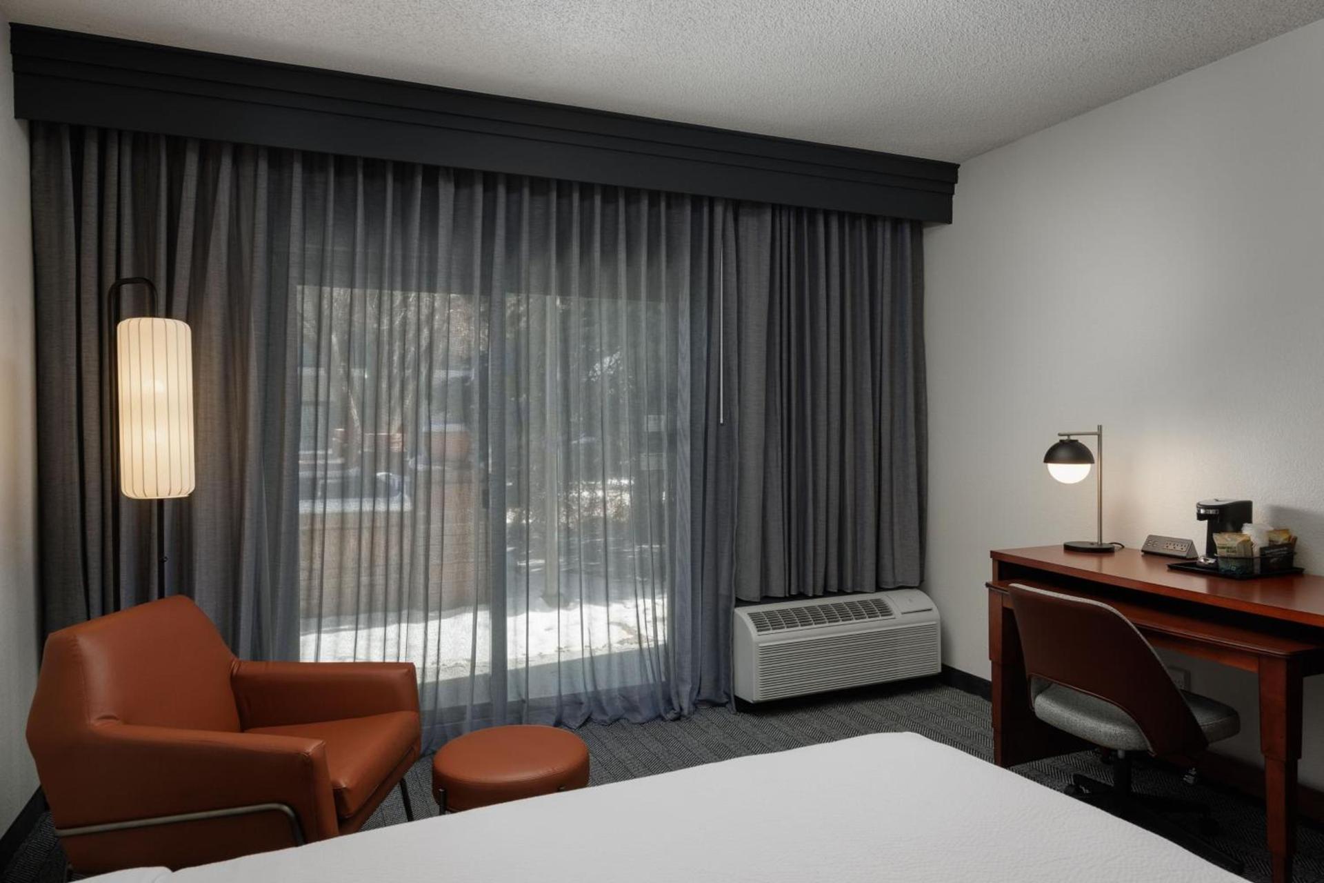 Courtyard by Marriott Denver Central Park photo 11