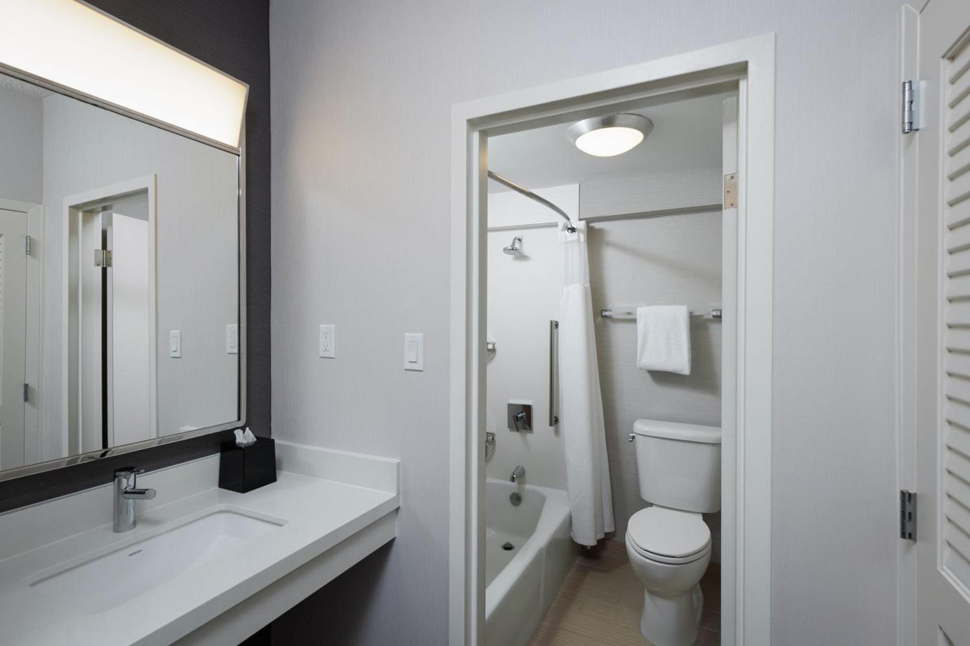 Courtyard by Marriott Denver Central Park photo 14