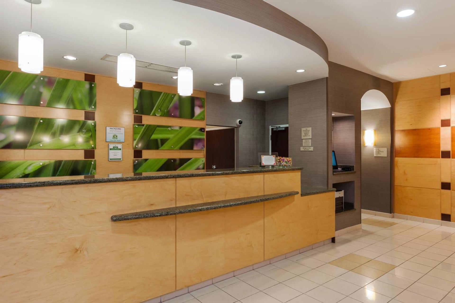 SpringHill Suites Charlotte Lake Norman/Mooresville photo 2