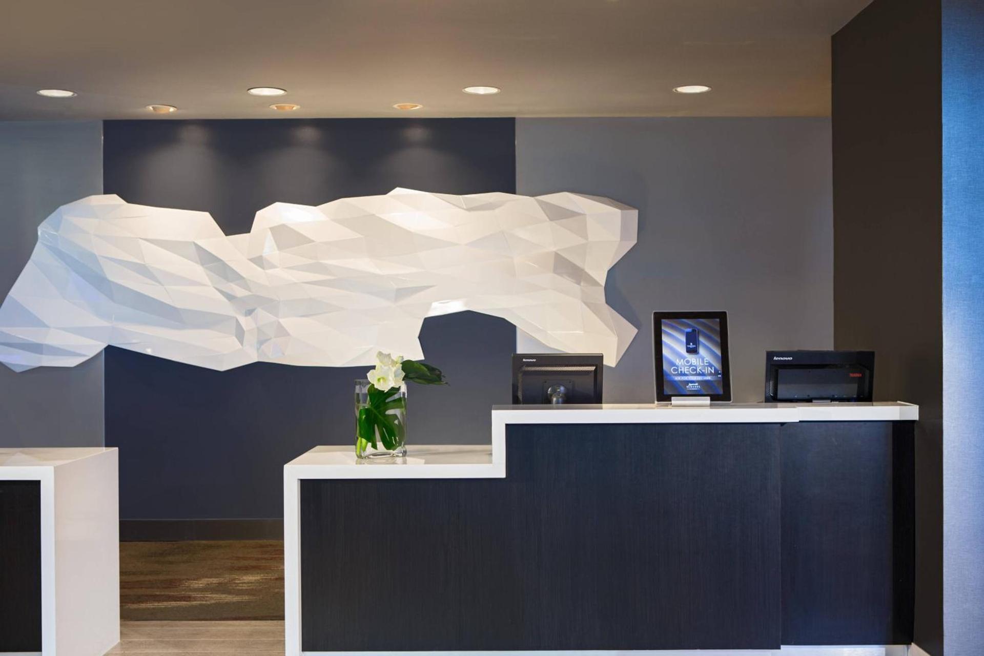 Renaissance Chicago O'Hare Suites Hotel photo 2