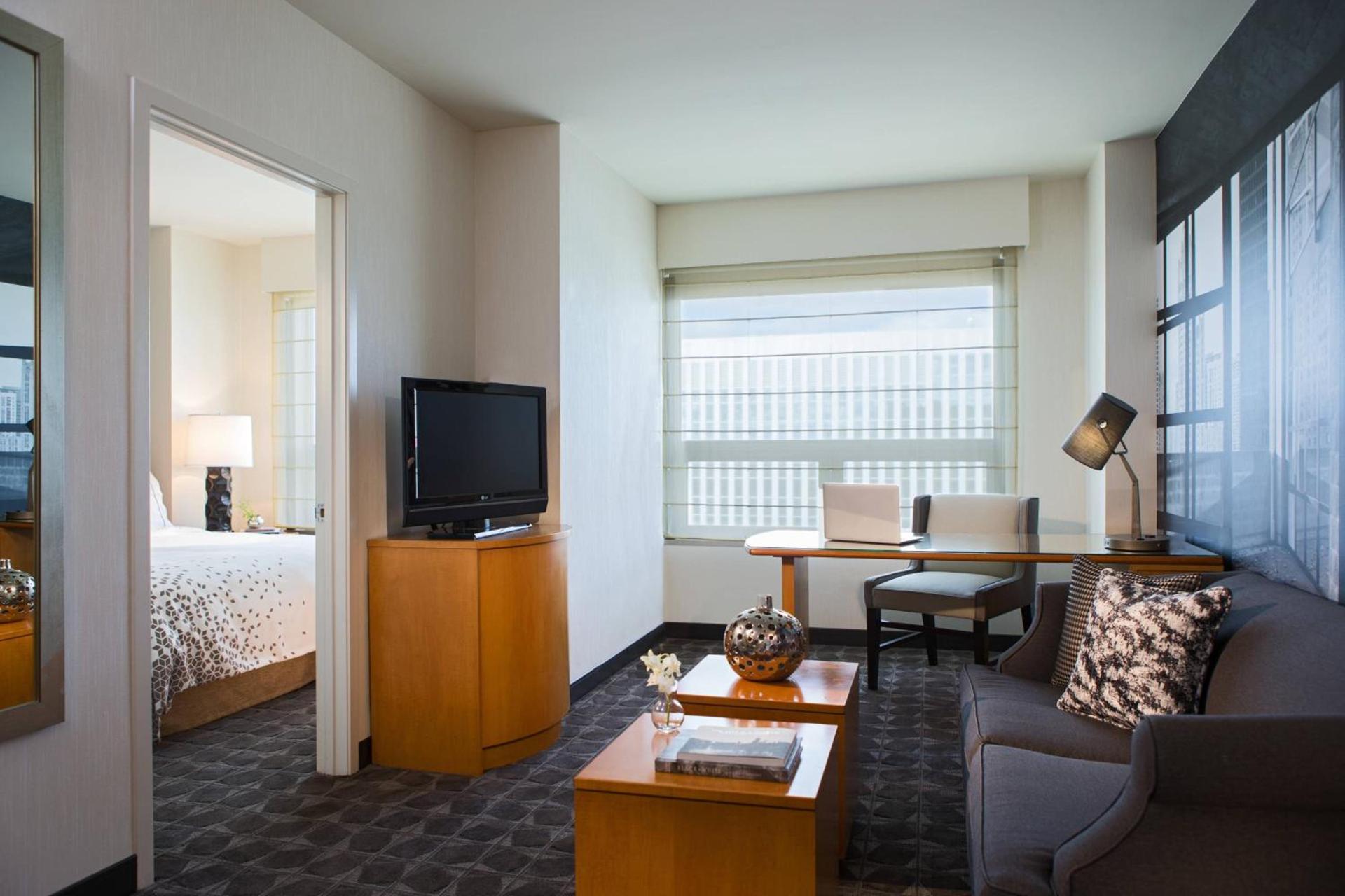 Renaissance Chicago O'Hare Suites Hotel photo 9