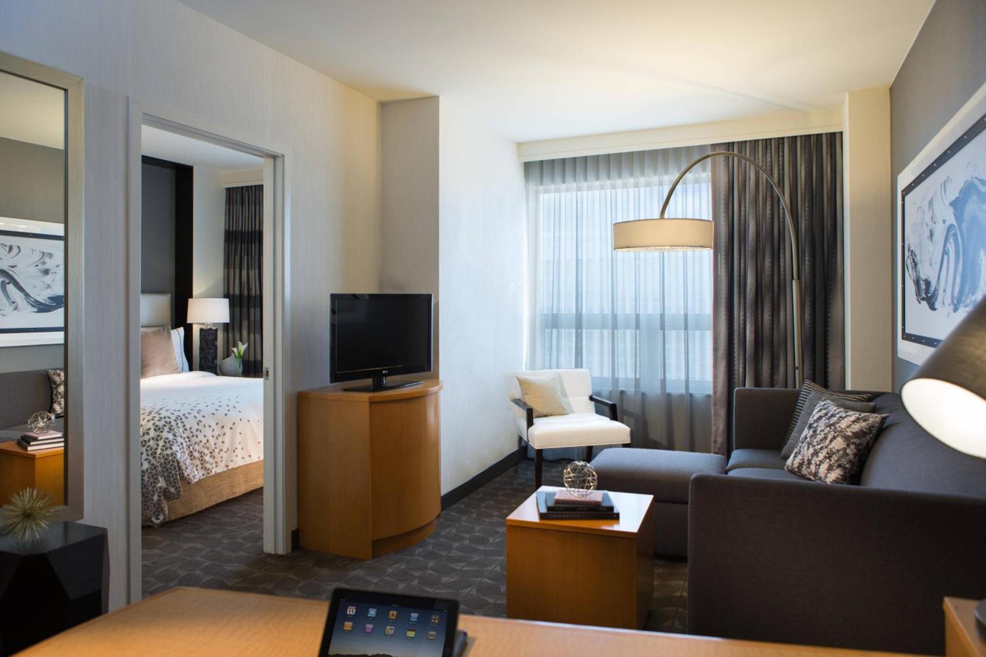 Renaissance Chicago O'Hare Suites Hotel photo 11