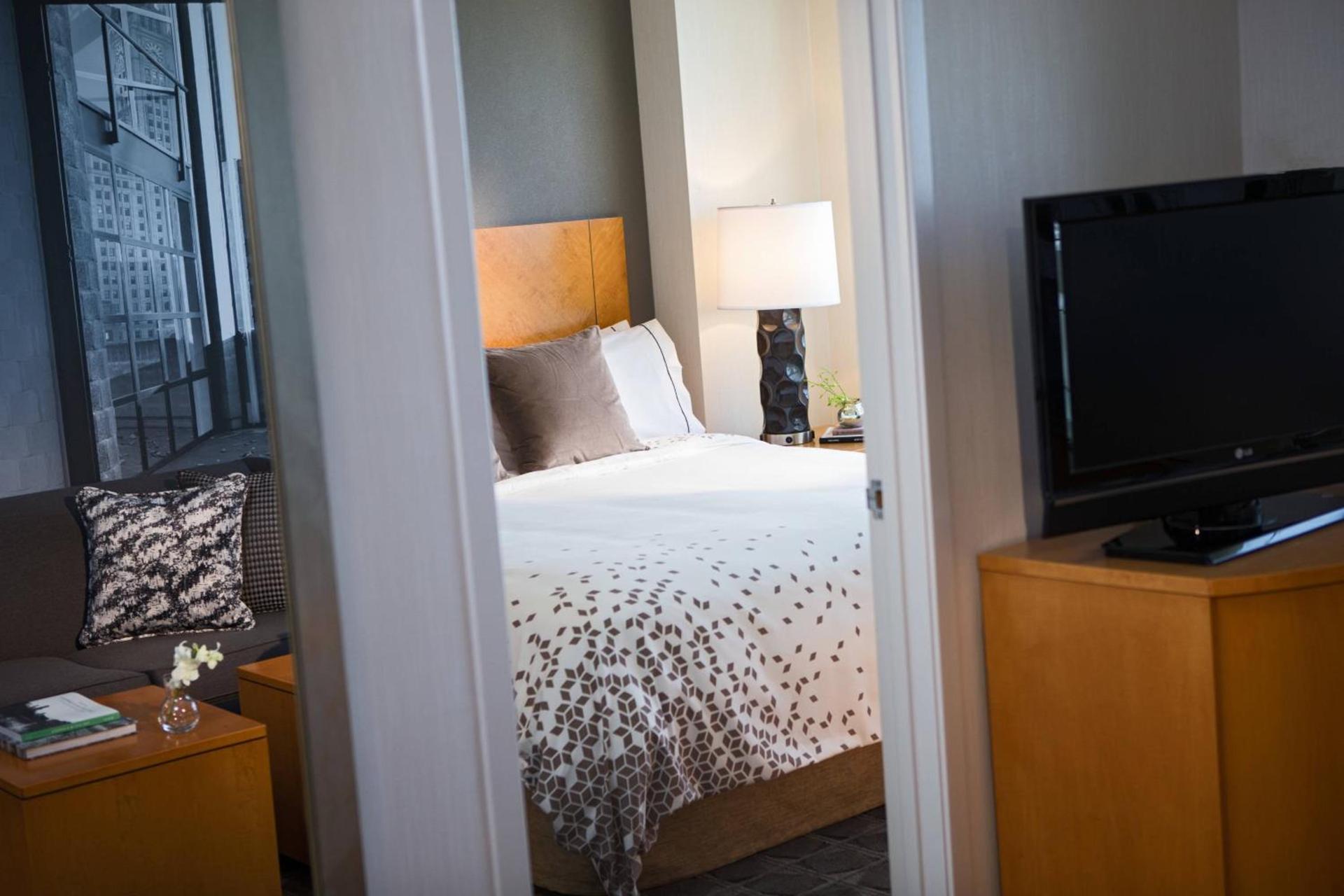 Renaissance Chicago O'Hare Suites Hotel photo 12