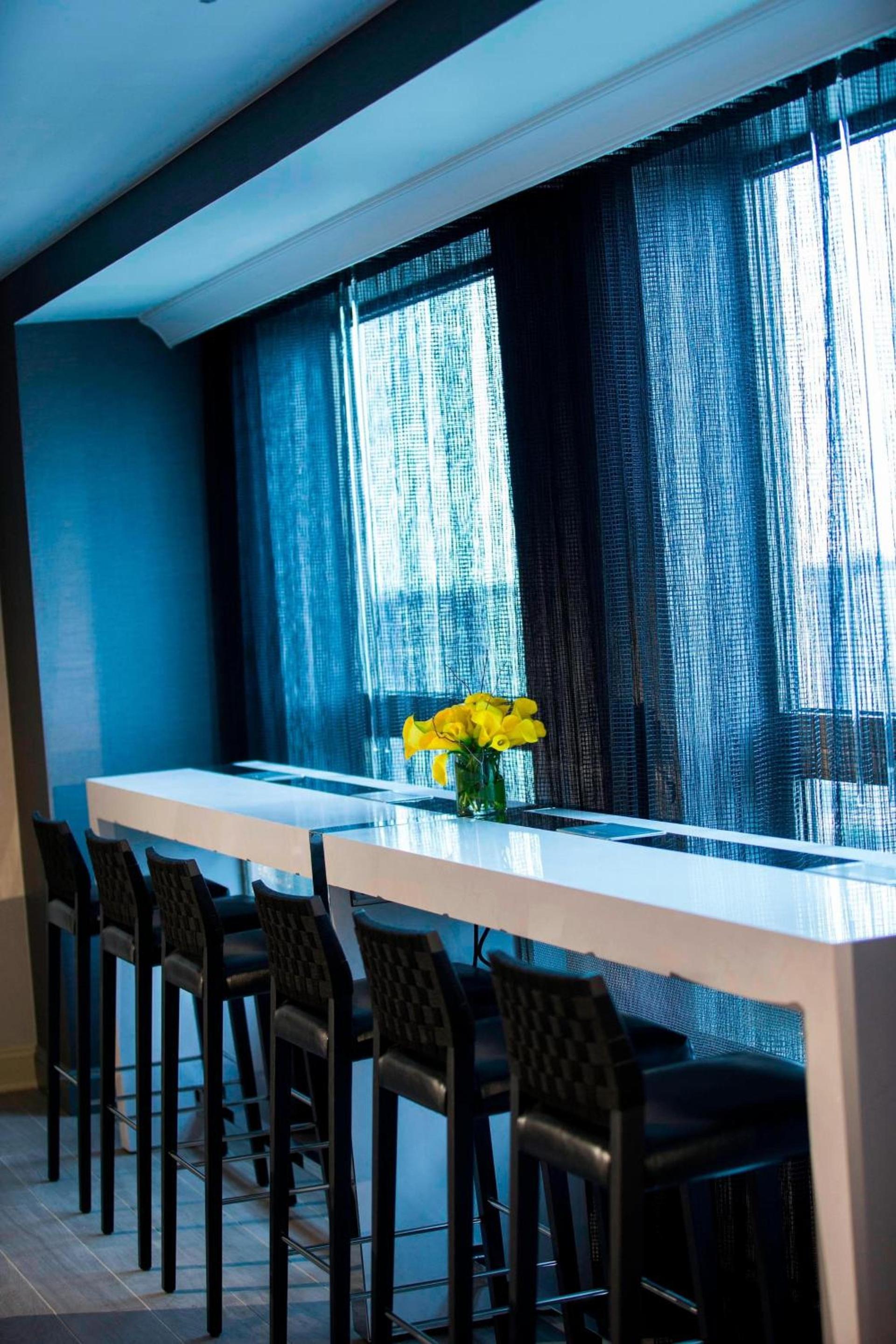 Renaissance Chicago O'Hare Suites Hotel photo 17