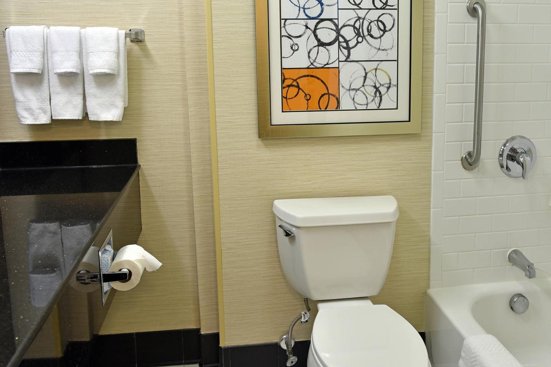 Fairfield Inn Hartford Airport photo 9