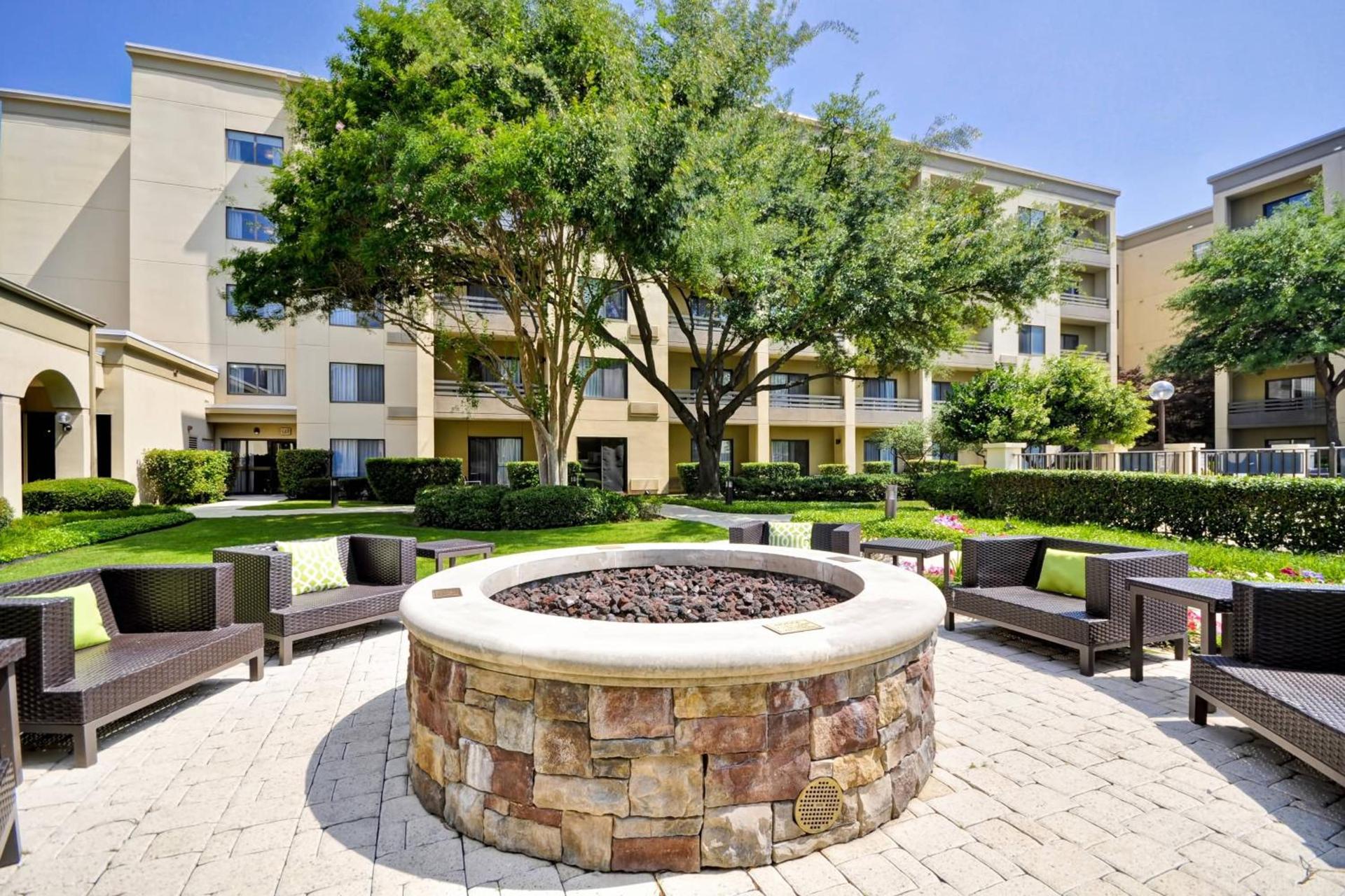 Courtyard Dallas Medical Market Center photo 20