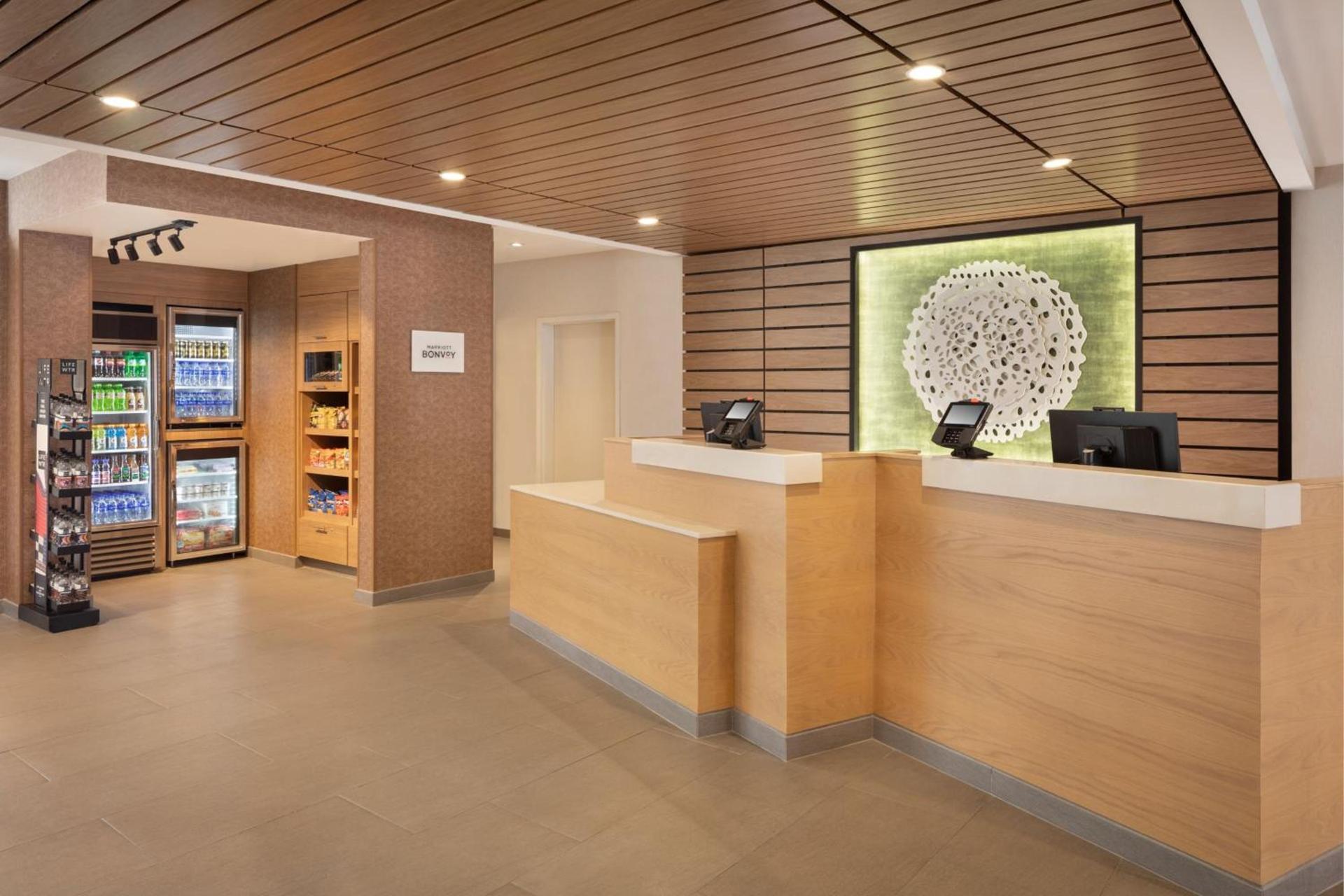 Fairfield Inn & Suites by Marriott Fresno North/Shaw Avenue photo 2