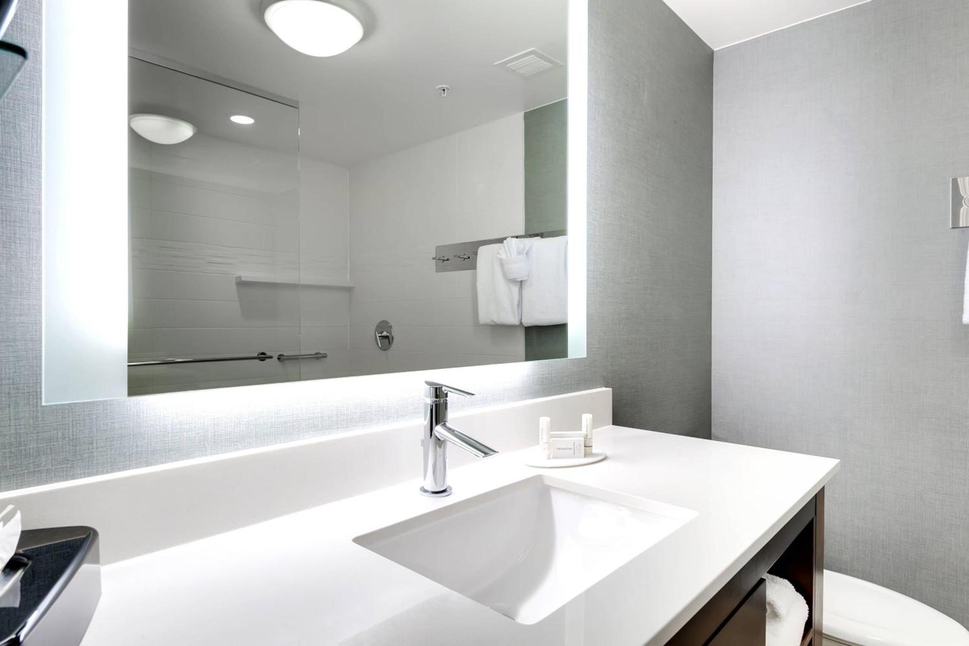Residence Inn by Marriott Austin Airport photo 15