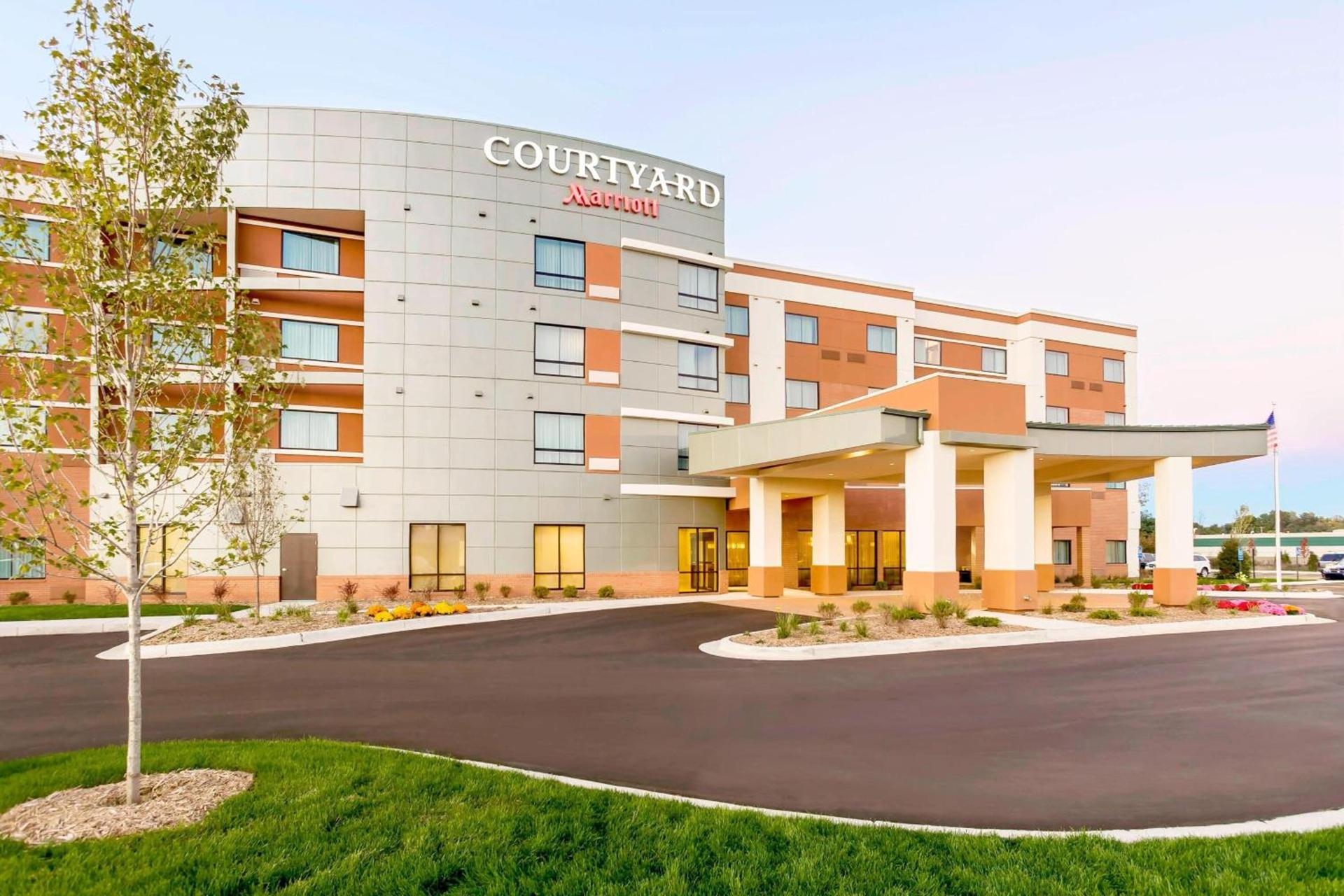 Courtyard by Marriott Kalamazoo Portage photo 1