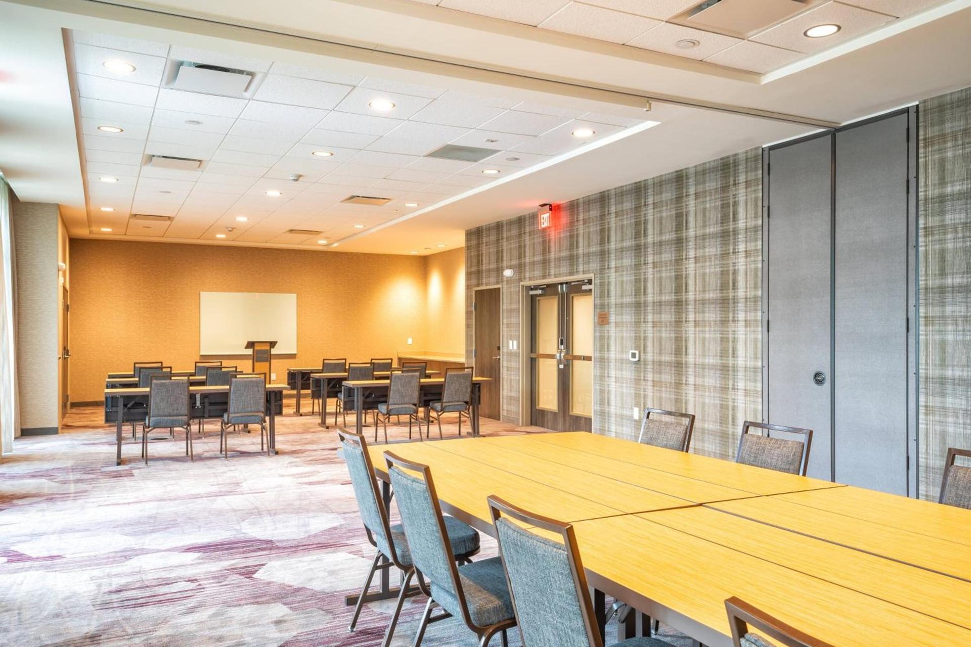 Courtyard by Marriott Charleston-North Charleston photo 32