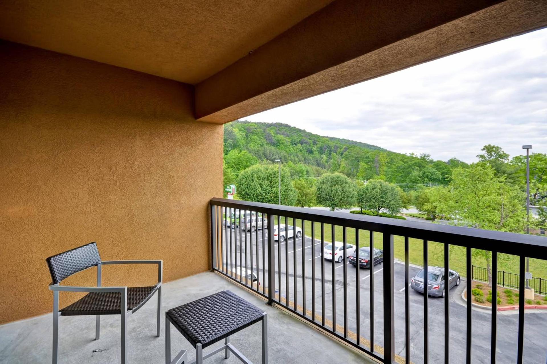 Courtyard by Marriott Dalton photo 15