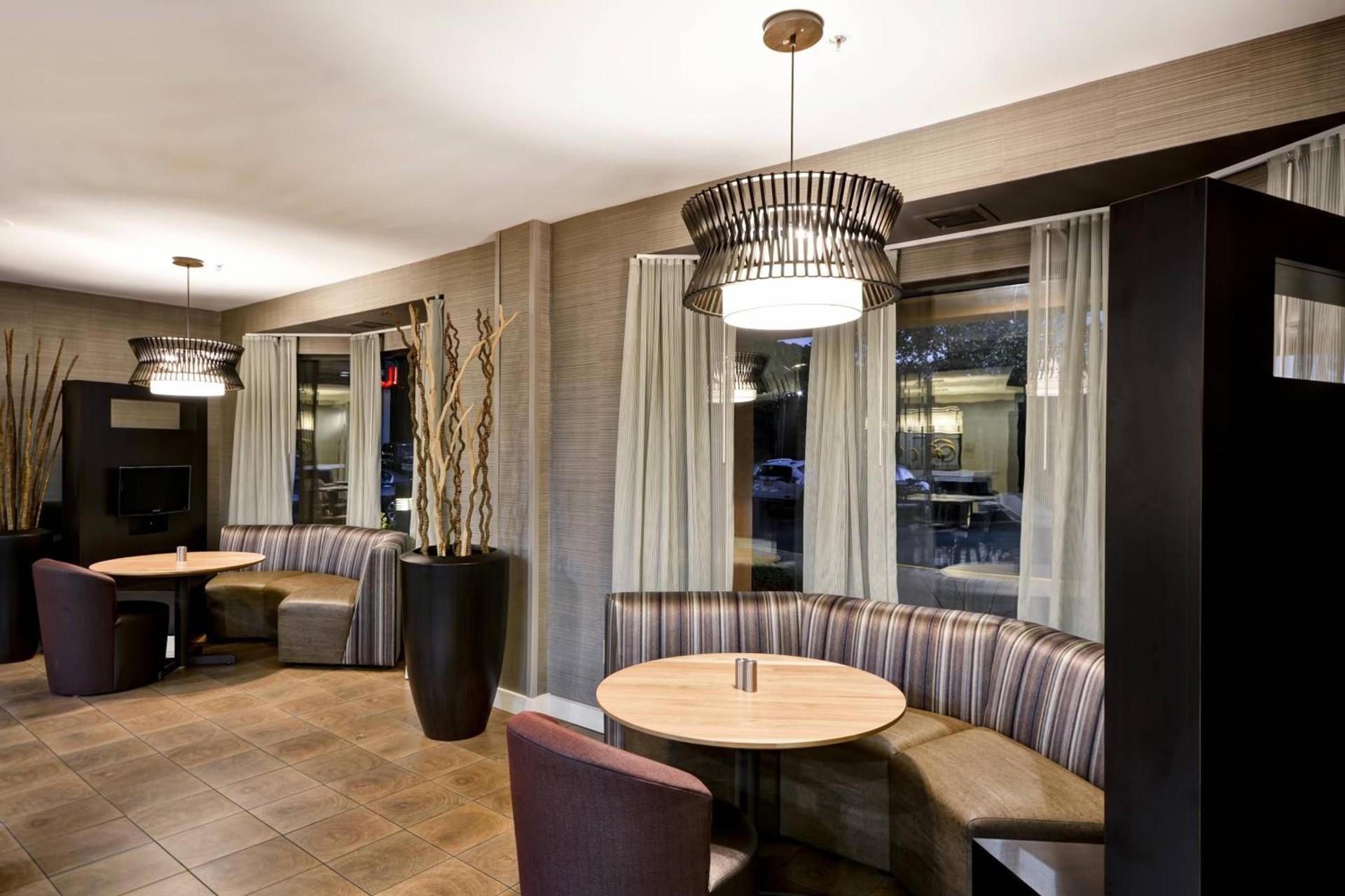 Courtyard by Marriott Dalton photo 22