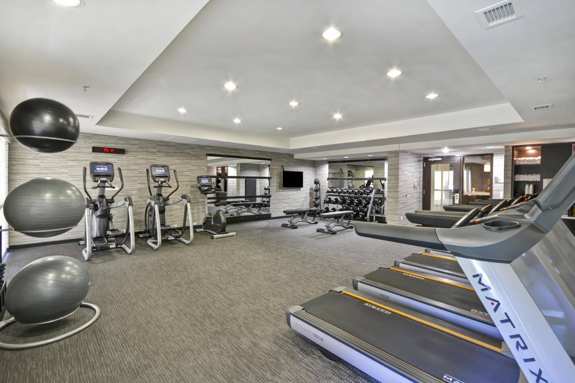 Courtyard by Marriott Dalton photo 8