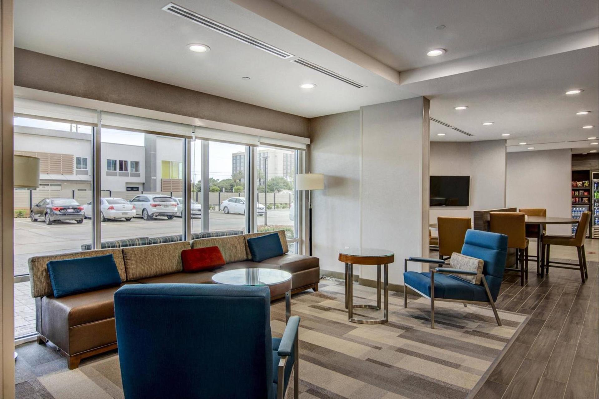 TownePlace Suites by Marriott Houston Hobby Airport photo 5