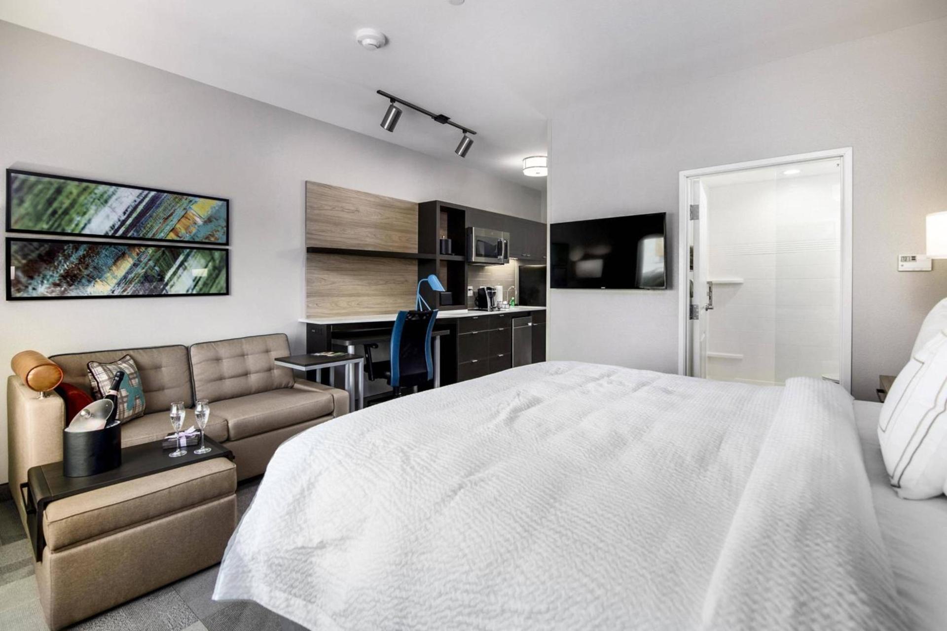 TownePlace Suites by Marriott Houston Hobby Airport photo 8
