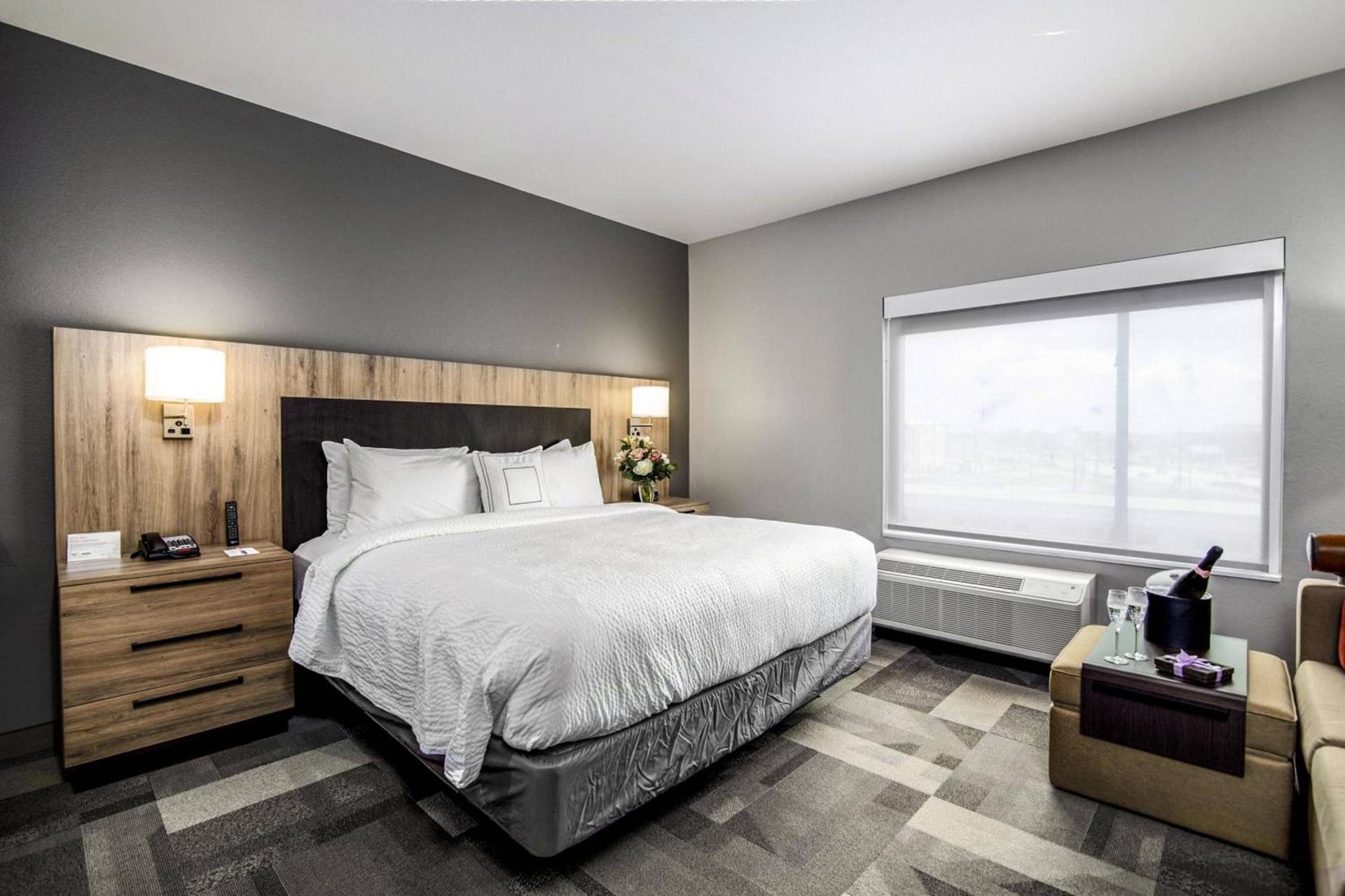 TownePlace Suites by Marriott Houston Hobby Airport photo 9