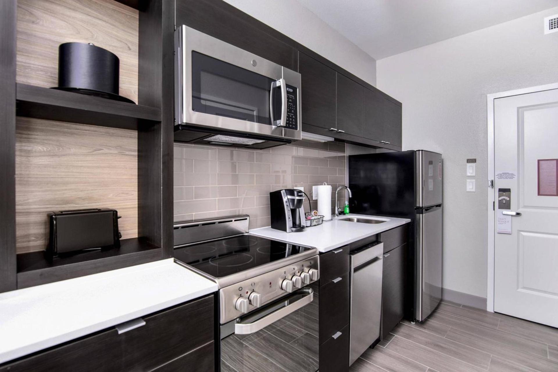 TownePlace Suites by Marriott Houston Hobby Airport photo 13